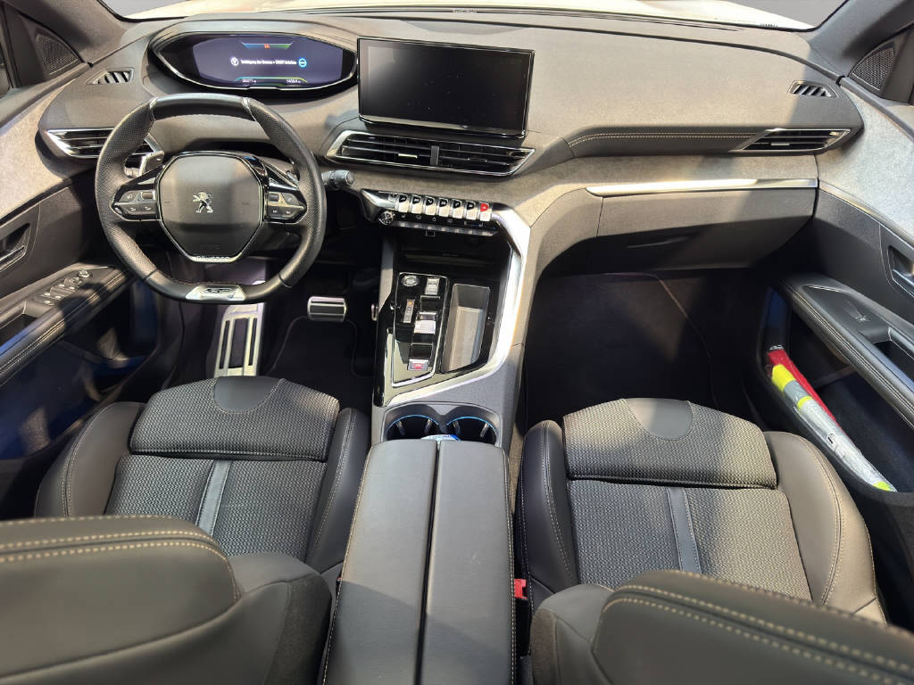 PEUGEOT 3008 1.6 Plug-in Hybrid GT-image-9