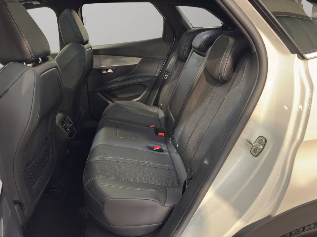 PEUGEOT 3008 1.6 Plug-in Hybrid GT-image-12