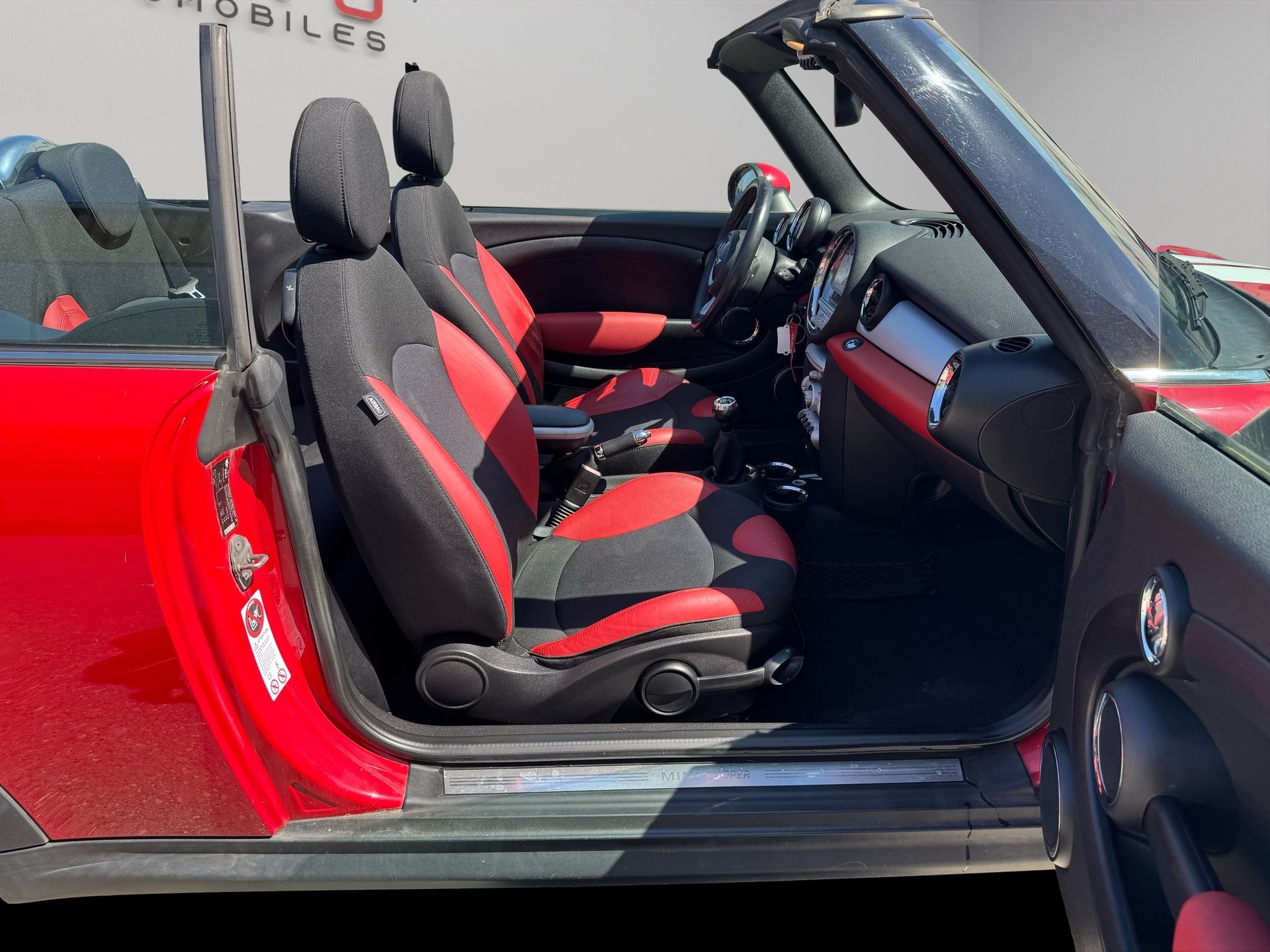 MINI Cooper Cabriolet-image-11