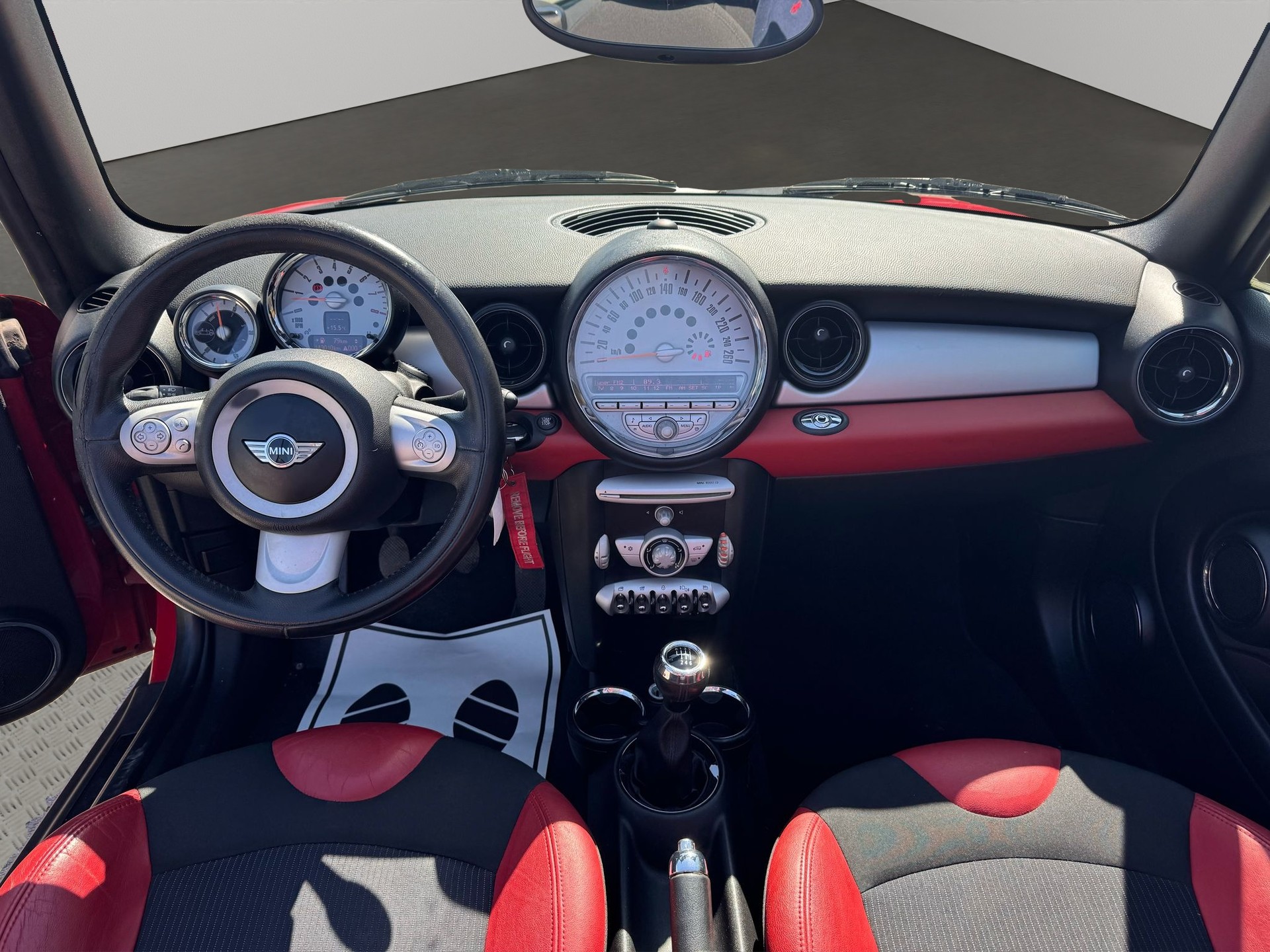 MINI Cooper Cabriolet-image-8