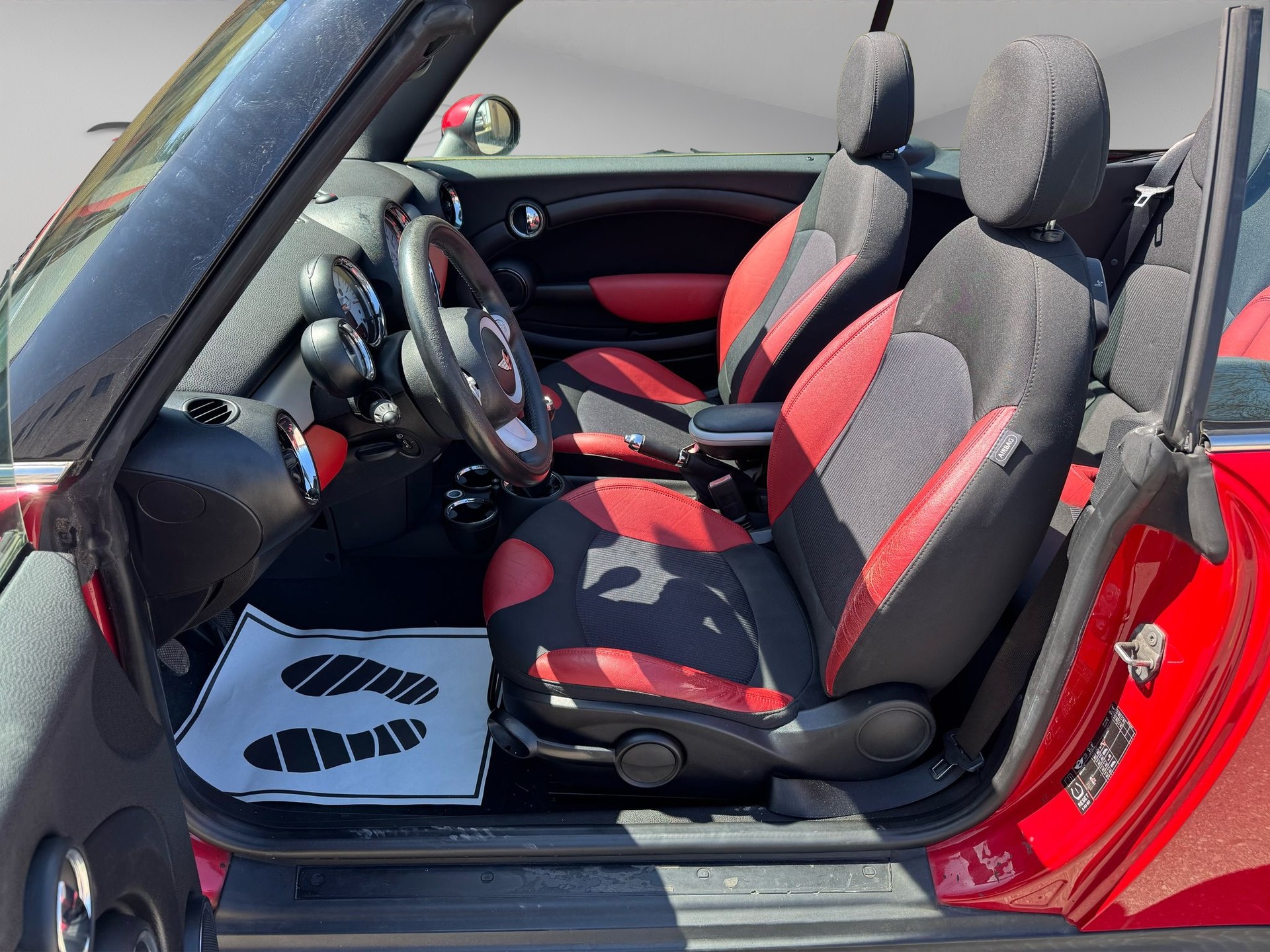 MINI Cooper Cabriolet-image-10