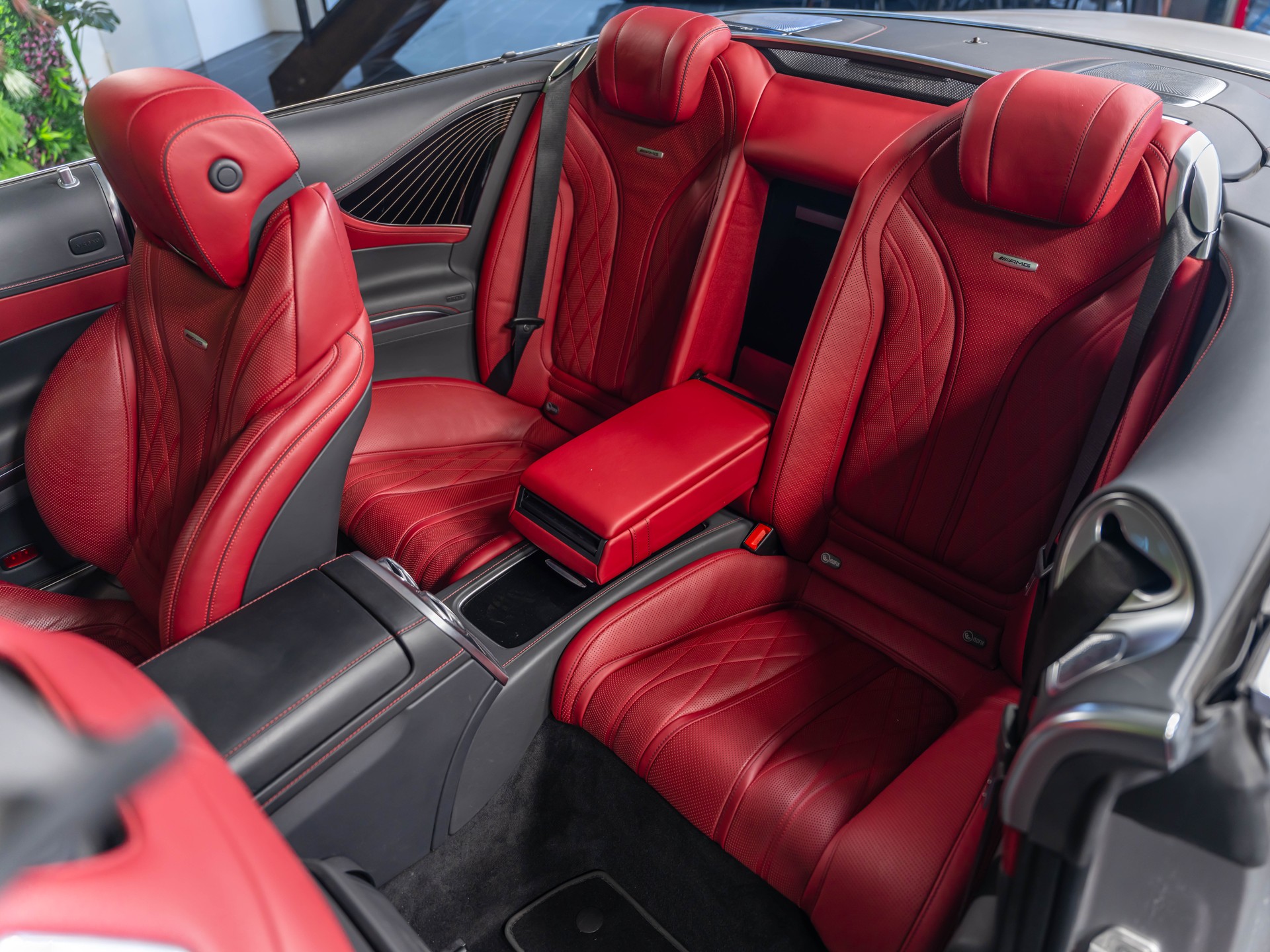 MERCEDES-BENZ S 63 AMG Cabriolet 4Matic Speedshift MCT-image-12
