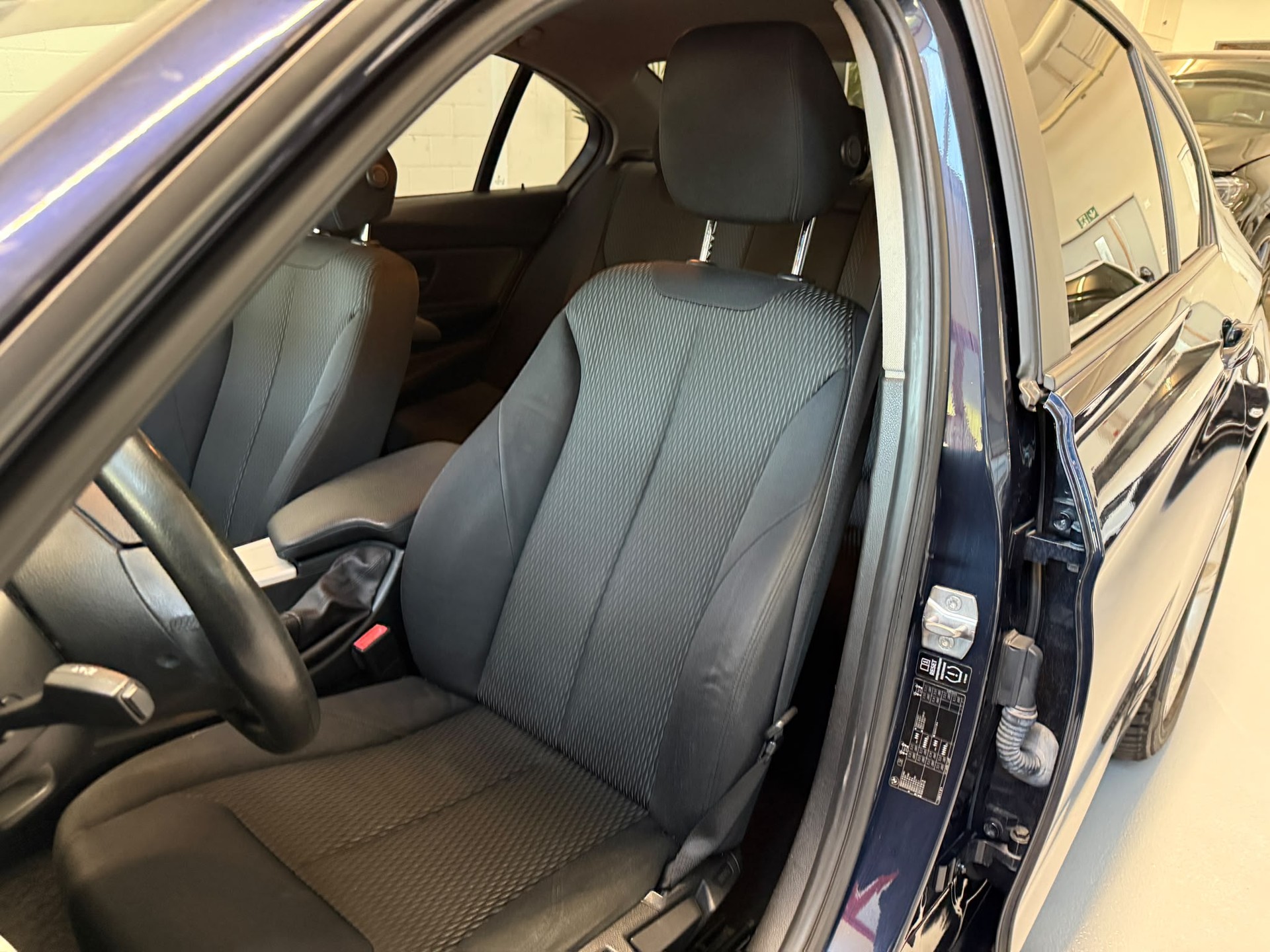 BMW 318d Steptronic-image-10