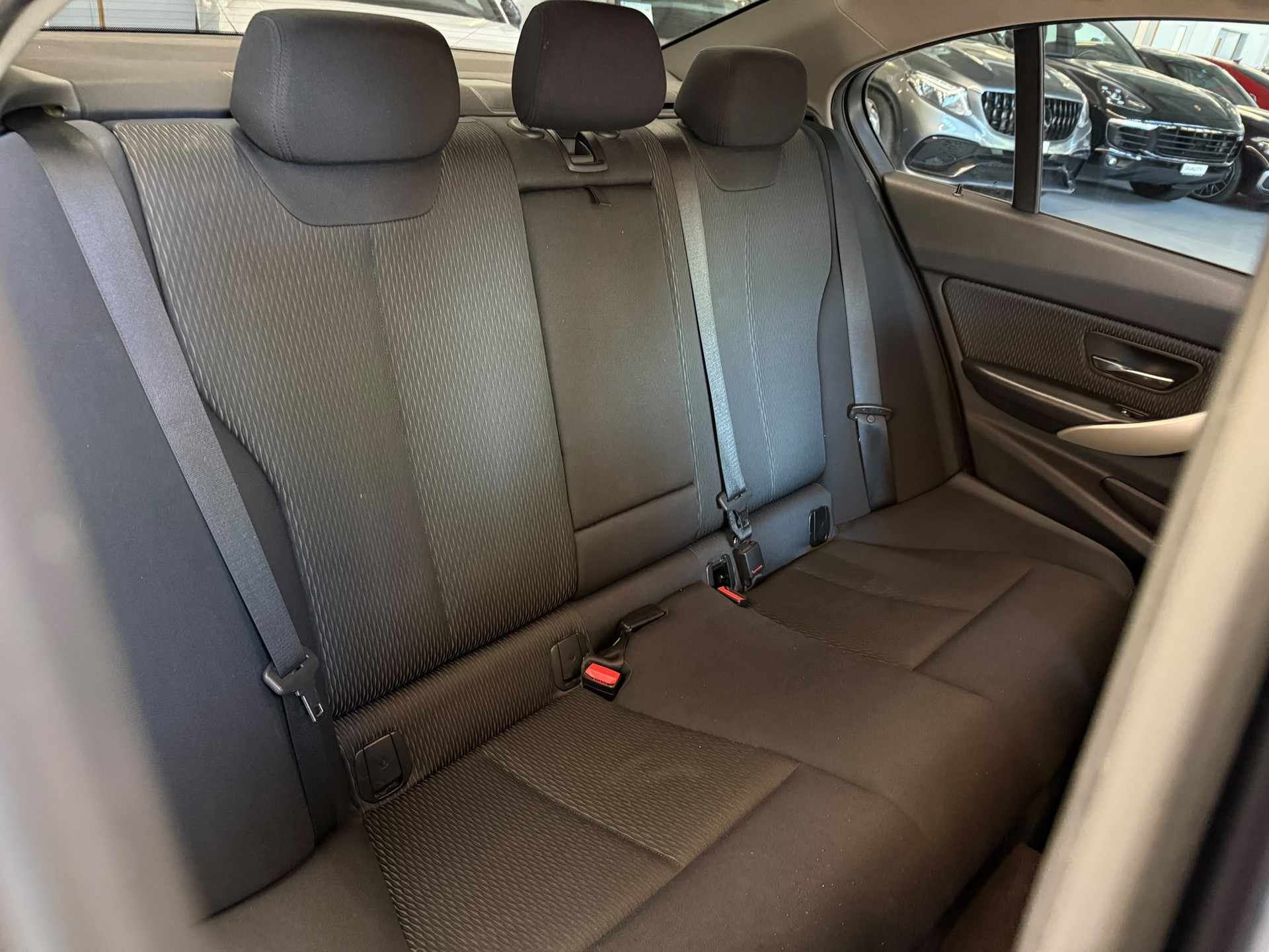 BMW 318d Steptronic-image-16