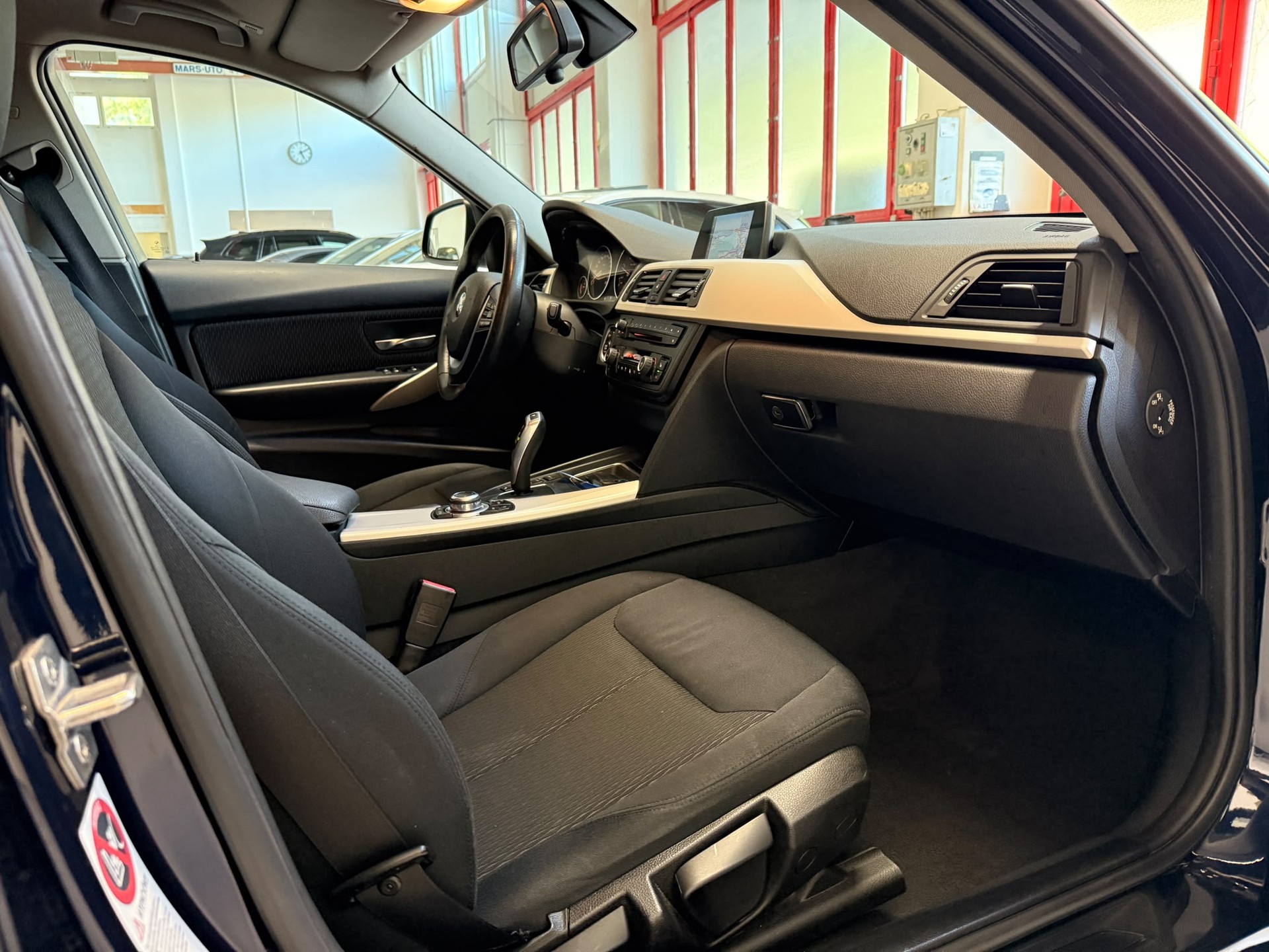 BMW 318d Steptronic-image-15