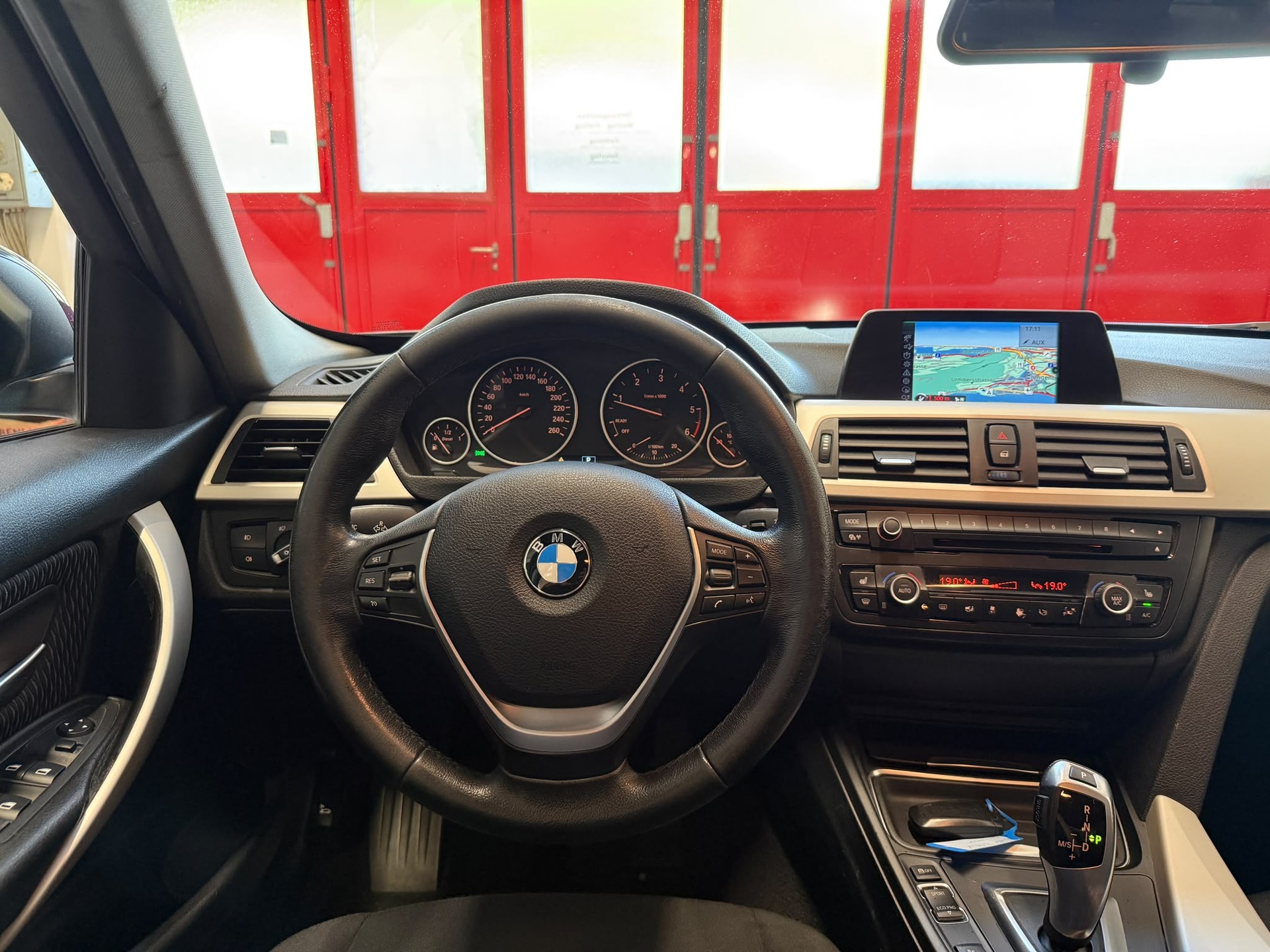 BMW 318d Steptronic-image-13