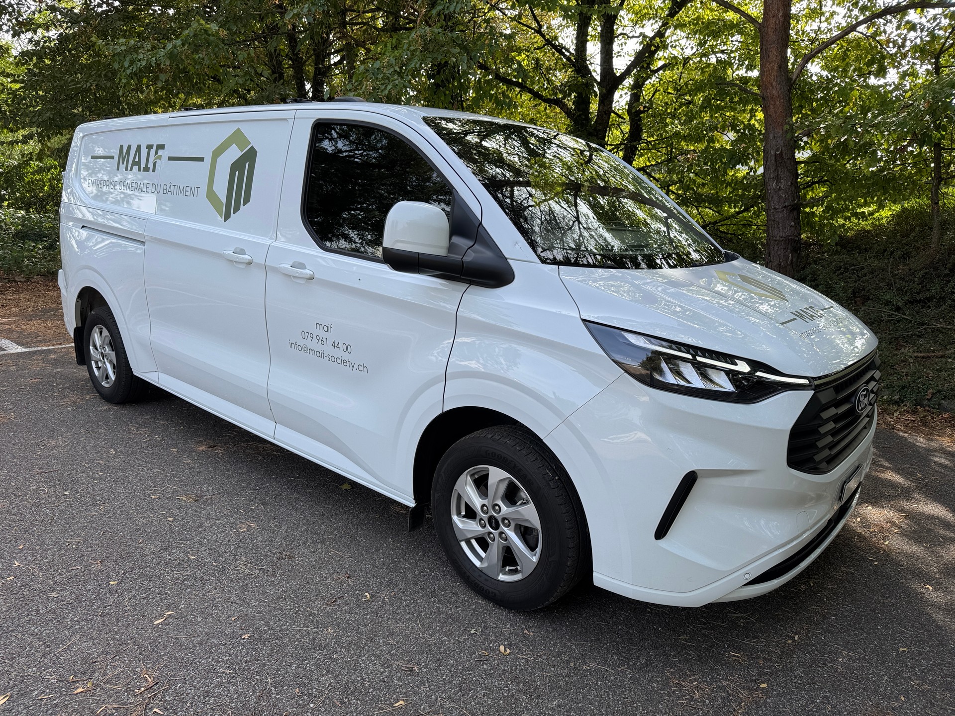 FORD Transit Custom Van 320 L2H1 Limited Automat-image-5