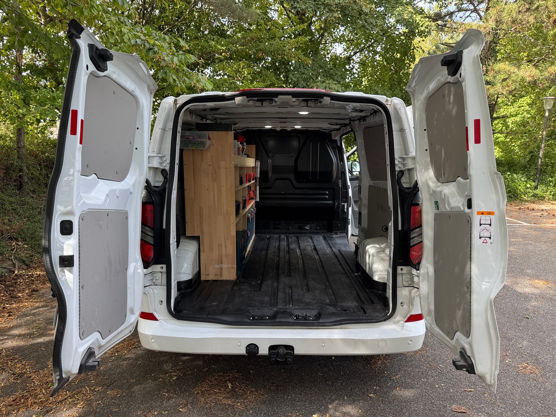 FORD Transit Custom Van 320 L2H1 Limited Automat-image-15