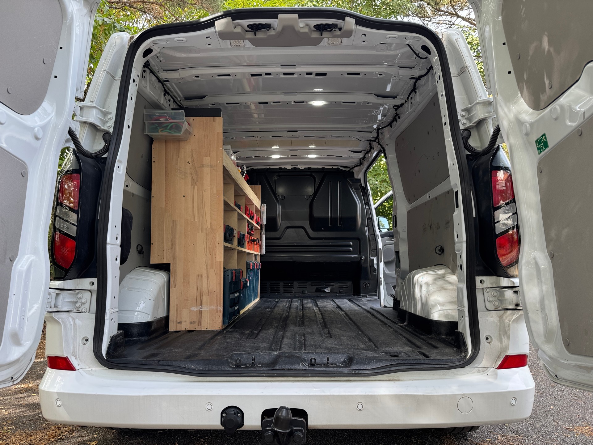 FORD Transit Custom Van 320 L2H1 Limited Automat-image-14