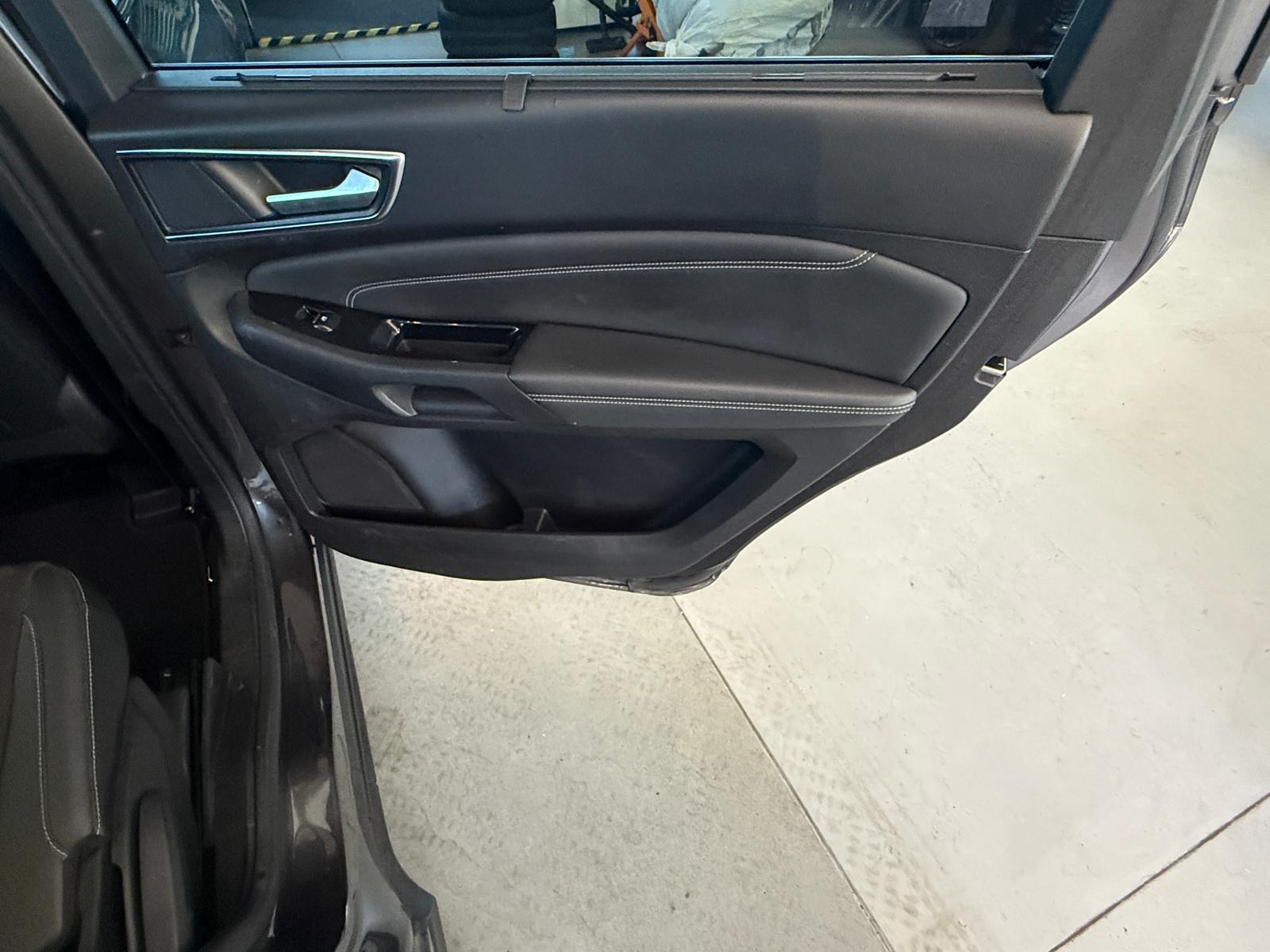 FORD Galaxy 2.0 TDCi Titanium AWD PowerShift-image-21