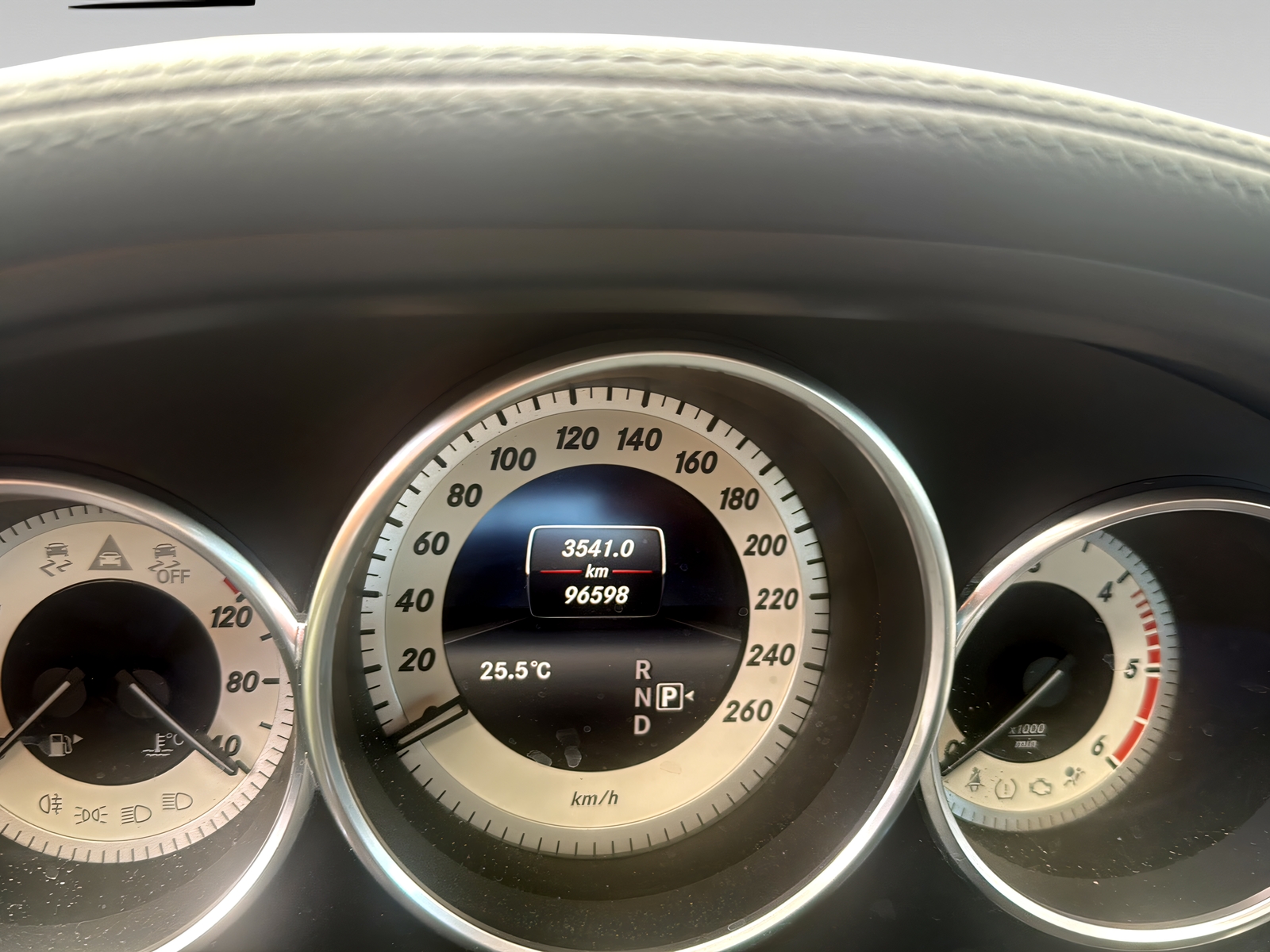 MERCEDES-BENZ CLS 350 CDI 4Matic 7G-Tronic-image-13