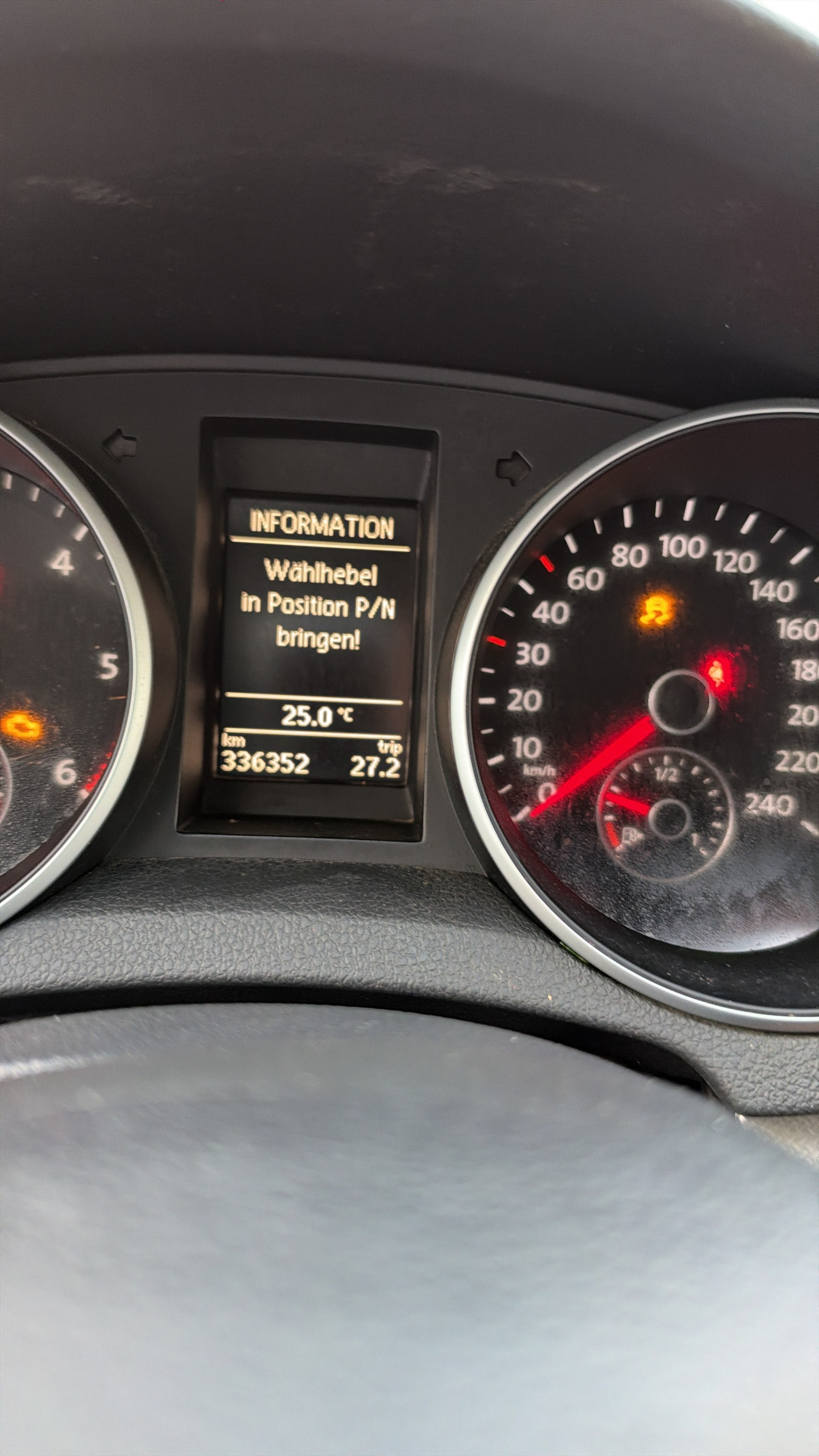 VW Golf Variant 1.6 TDI BMT MATCH DSG/** AUTOMATISCHE TDI **-image-11