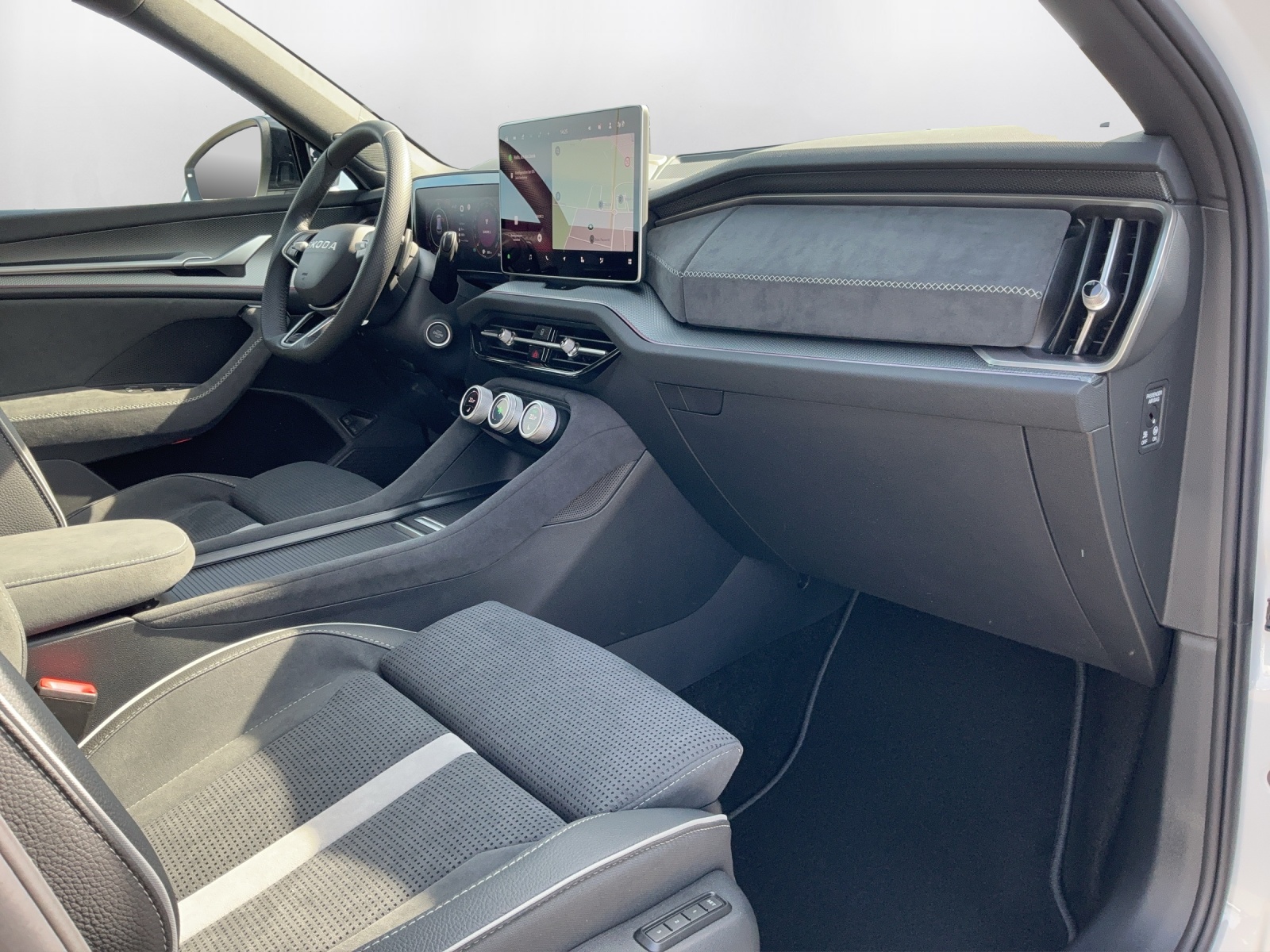SKODA Kodiaq 1.5 TSI PHEV Sportline-image-13