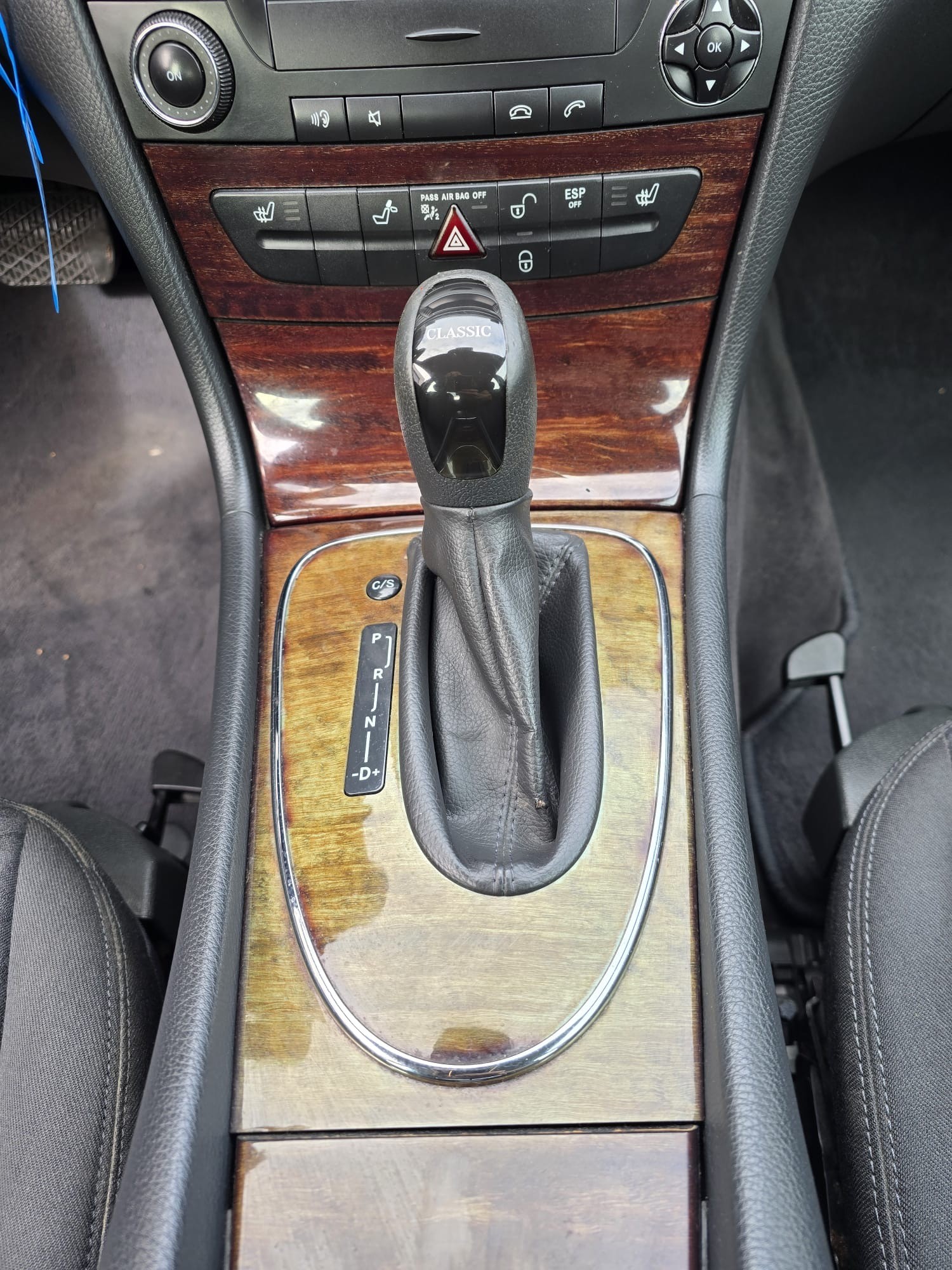 MERCEDES-BENZ E 350 Classic 4Matic Automatic-image-10