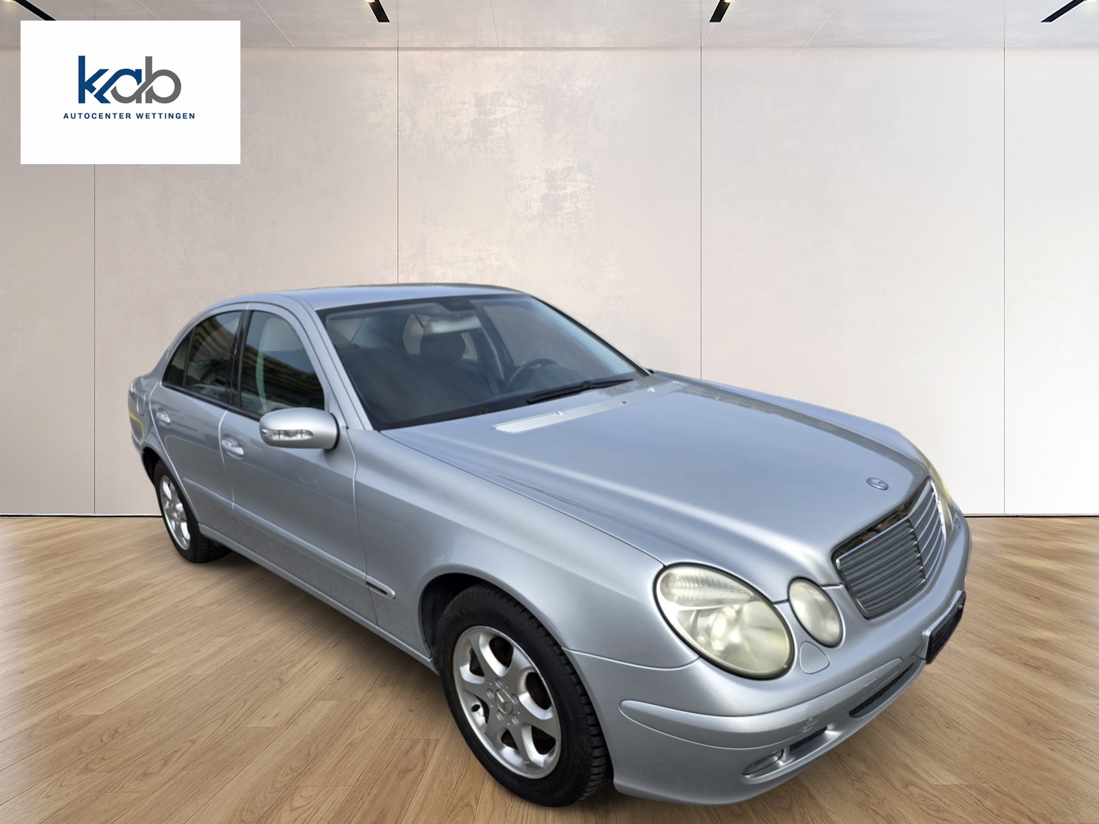 MERCEDES-BENZ E 350 Classic 4Matic Automatic-image-2
