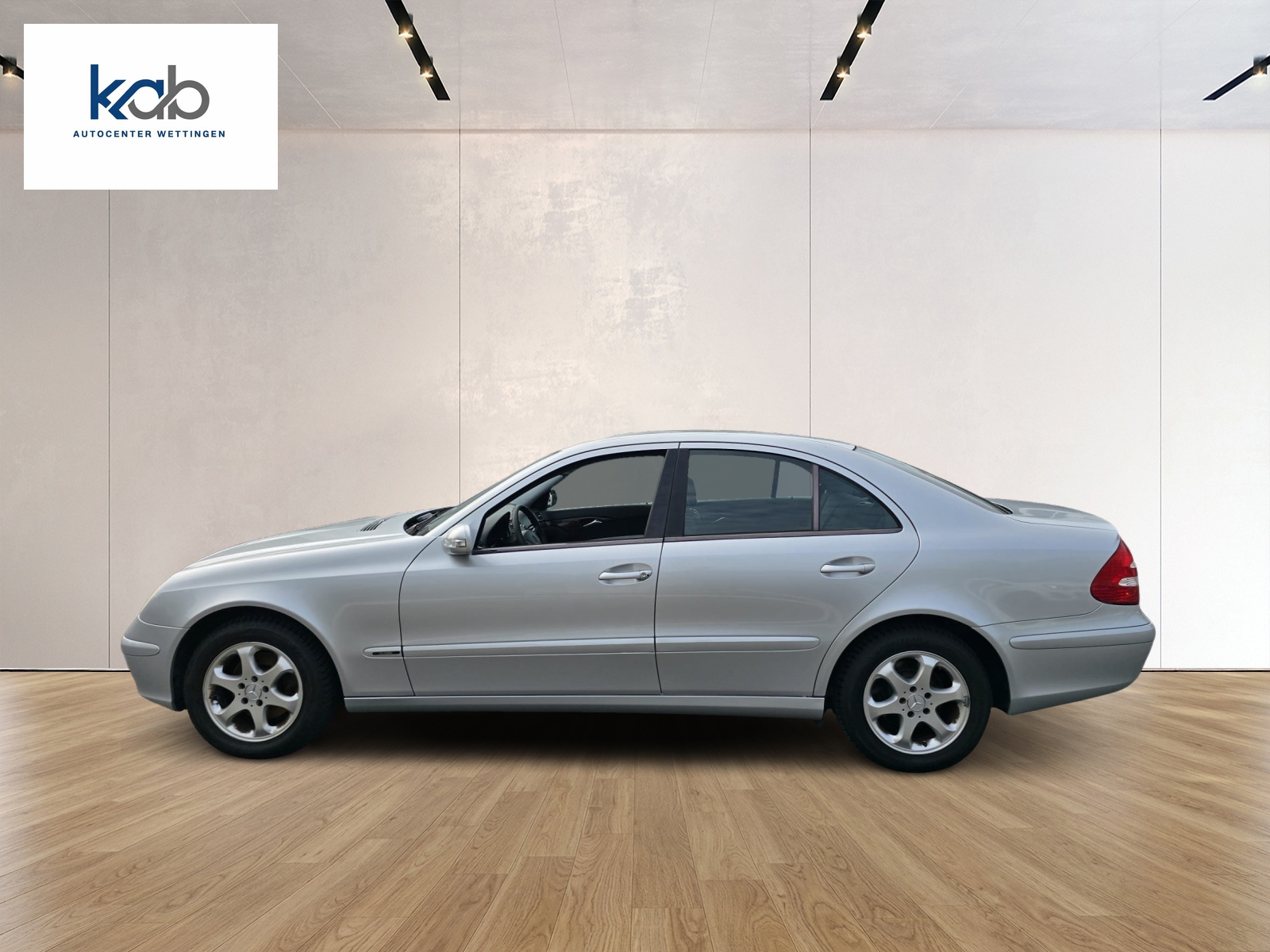 MERCEDES-BENZ E 350 Classic 4Matic Automatic-image-6