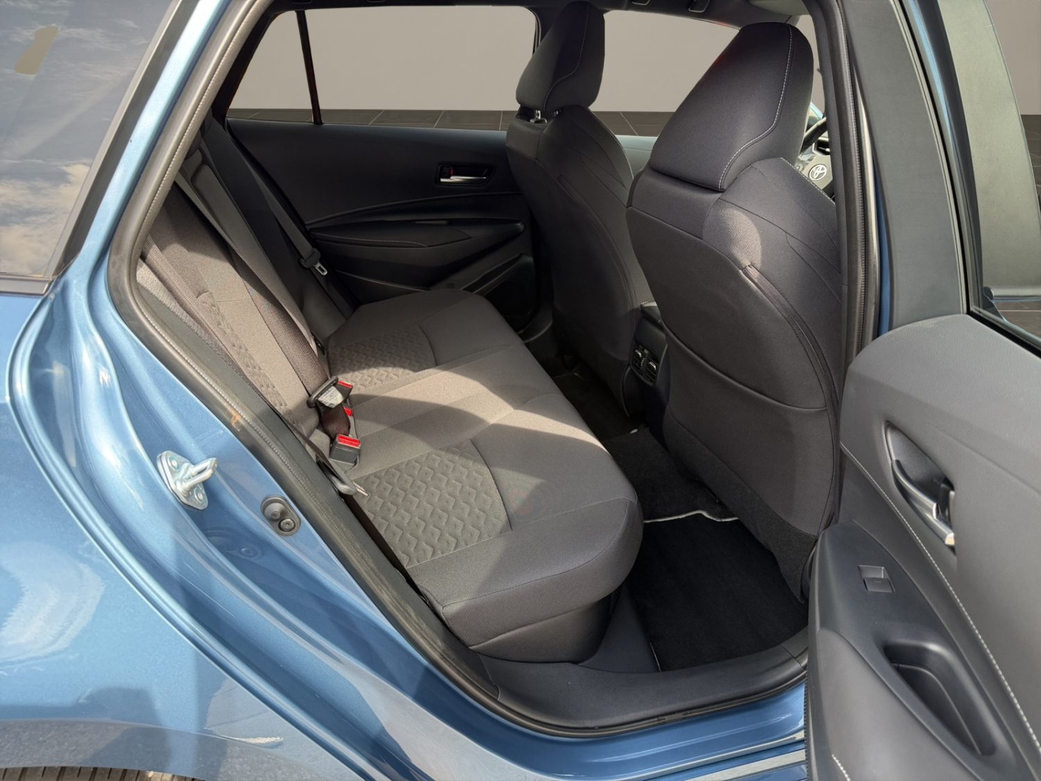 TOYOTA Corolla Touring Sports 1.8 HSD Trend-image-10