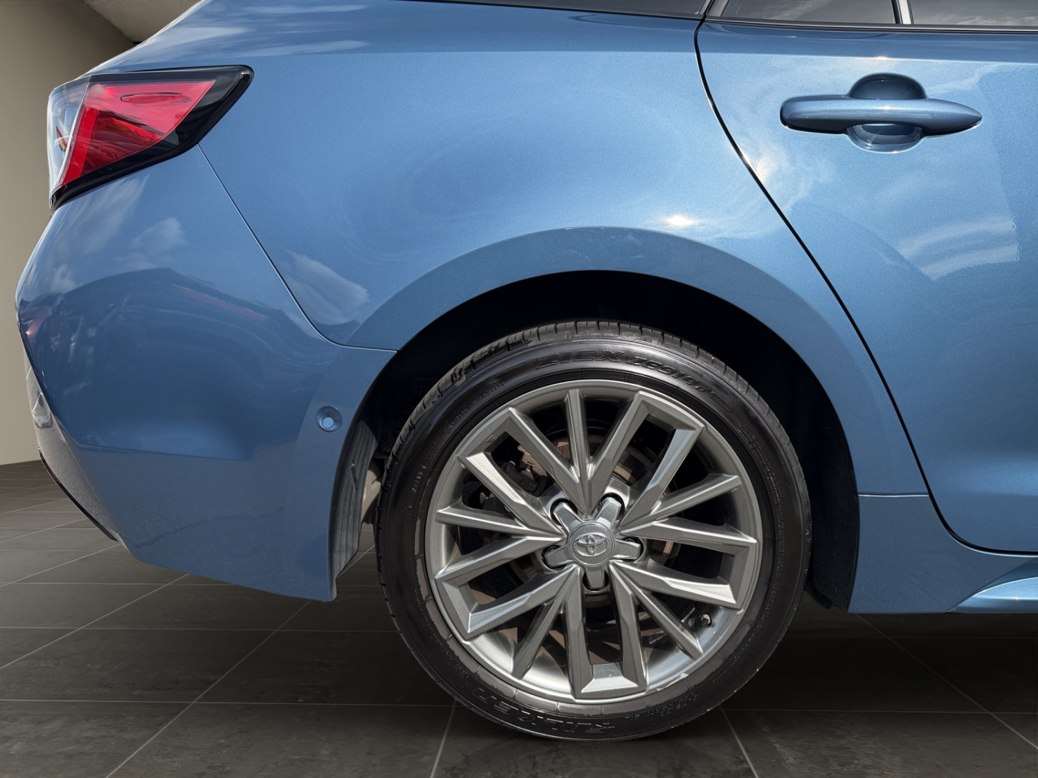 TOYOTA Corolla Touring Sports 1.8 HSD Trend-image-23