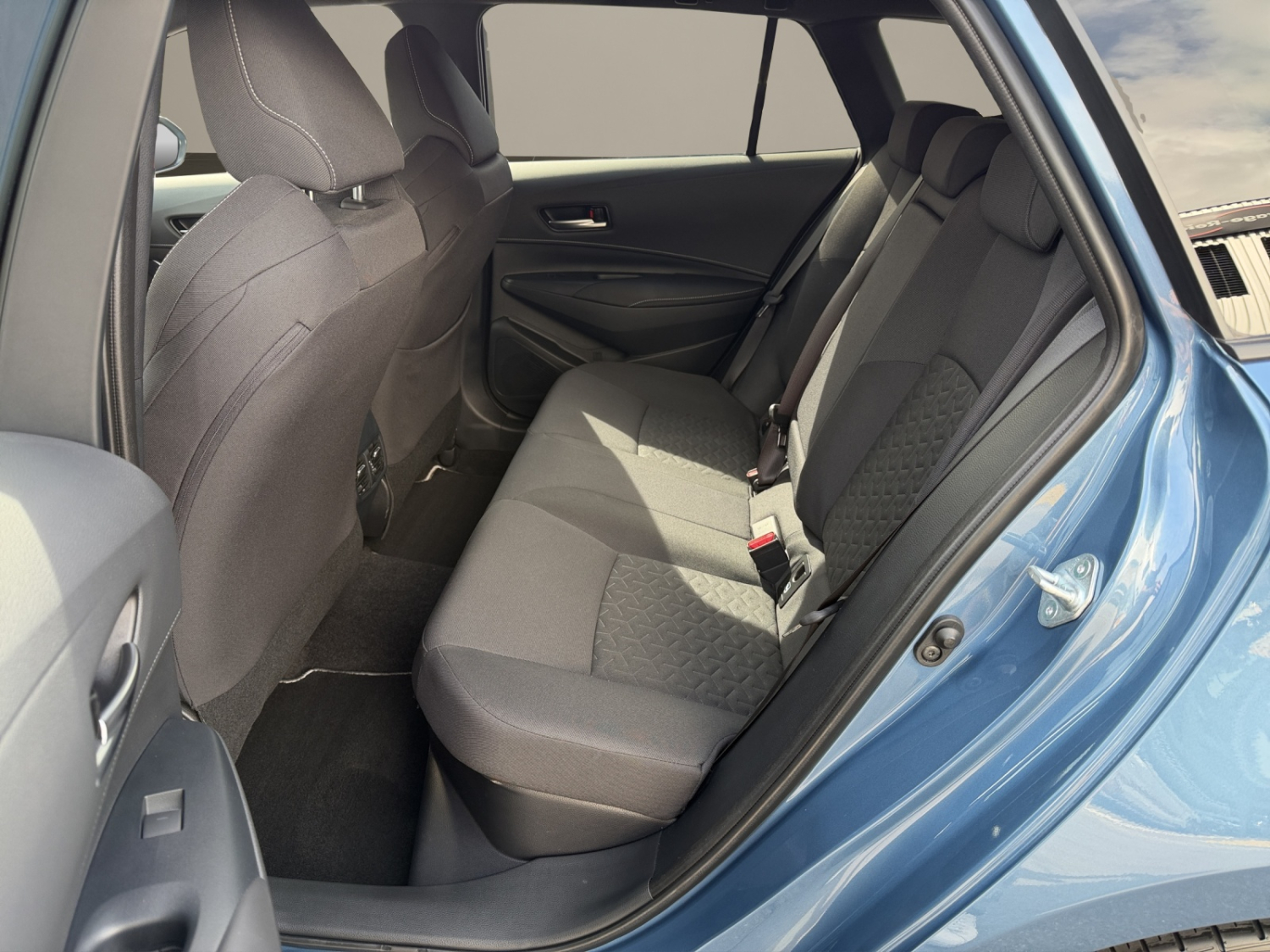 TOYOTA Corolla Touring Sports 1.8 HSD Trend-image-9