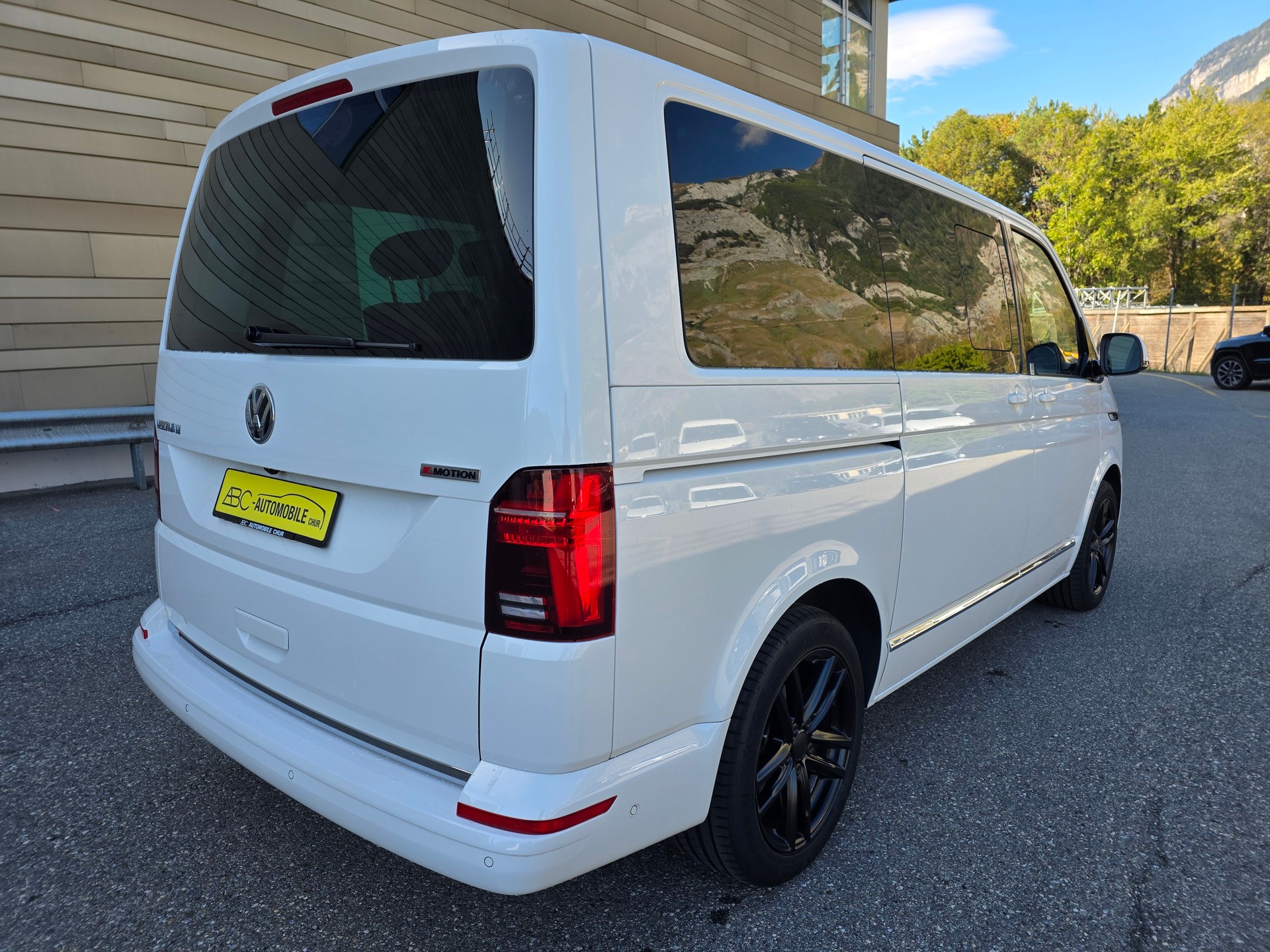 VW T6.1 Multivan 2.0 Bi-TDI Highline Liberty 4Mot. DSG-image-11