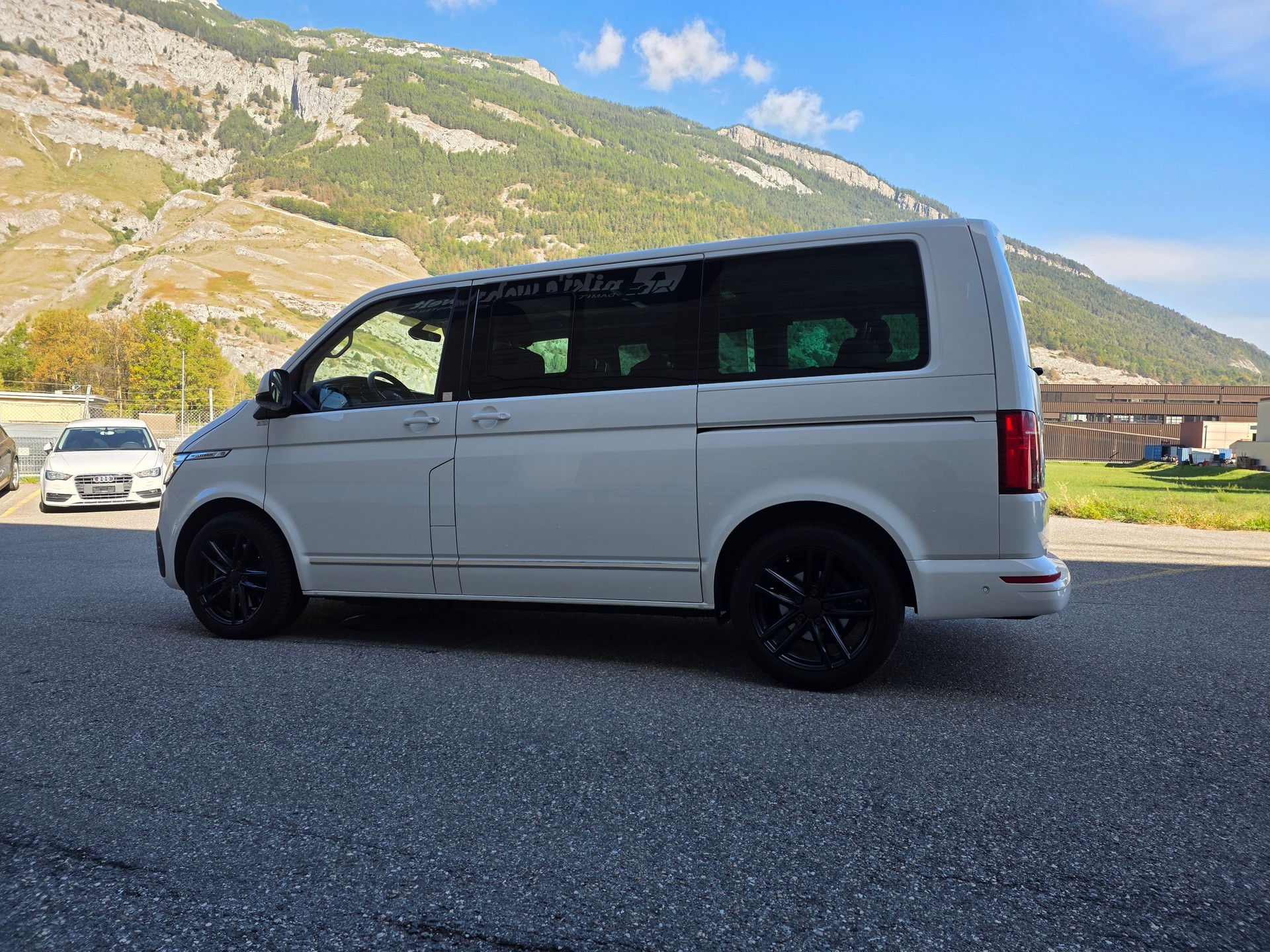 VW T6.1 Multivan 2.0 Bi-TDI Highline Liberty 4Mot. DSG-image-15