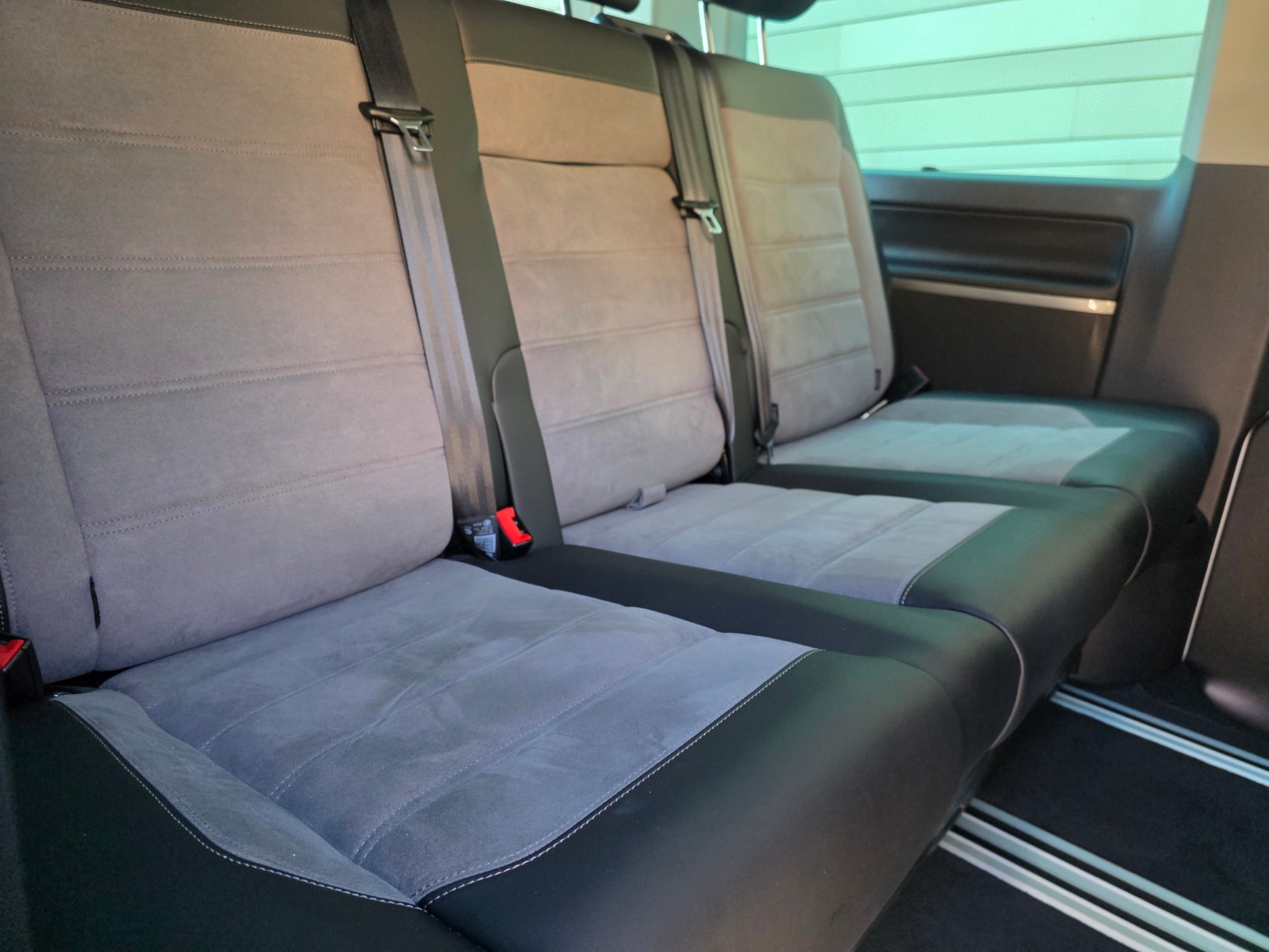 VW T6.1 Multivan 2.0 Bi-TDI Highline Liberty 4Mot. DSG-image-25