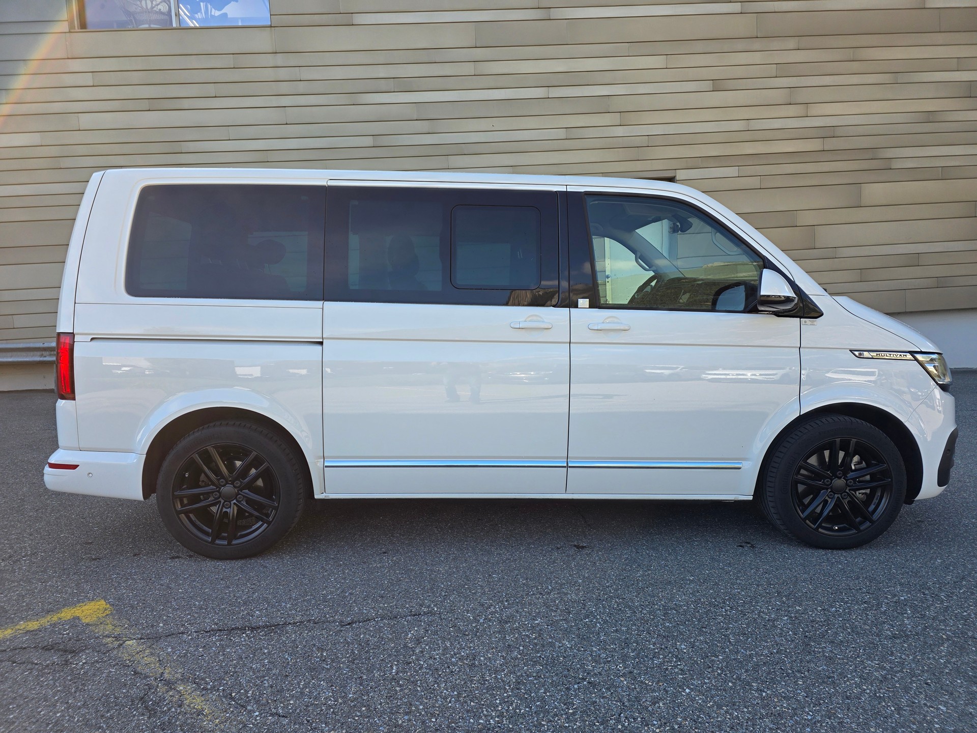 VW T6.1 Multivan 2.0 Bi-TDI Highline Liberty 4Mot. DSG-image-9