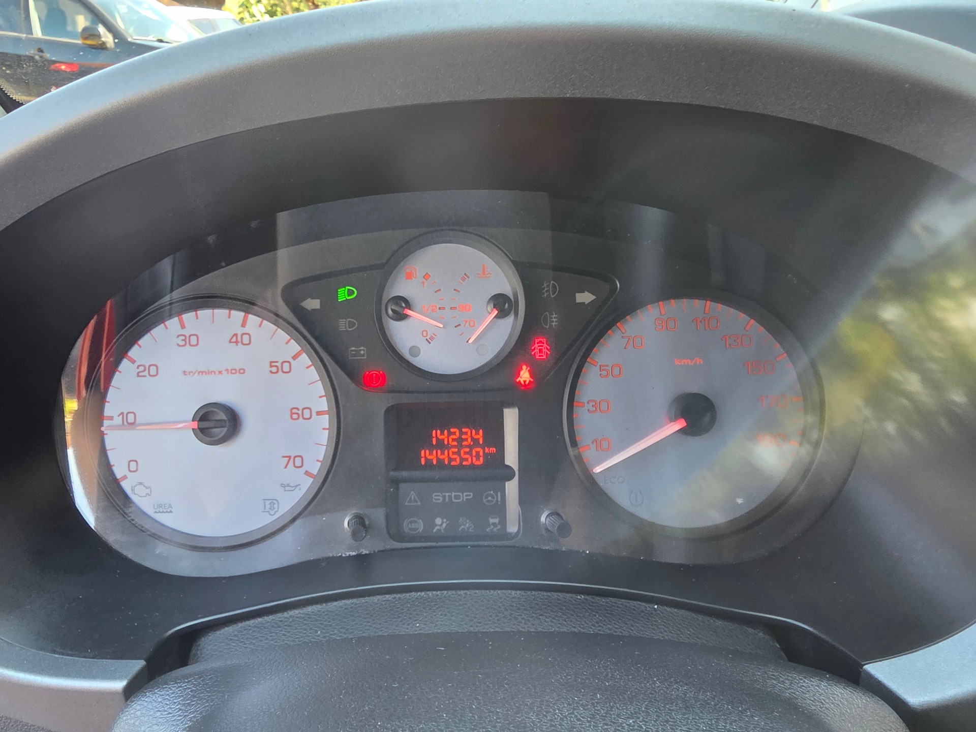 CITROEN Berlingo 1.6 BlueHDi Feel-image-9