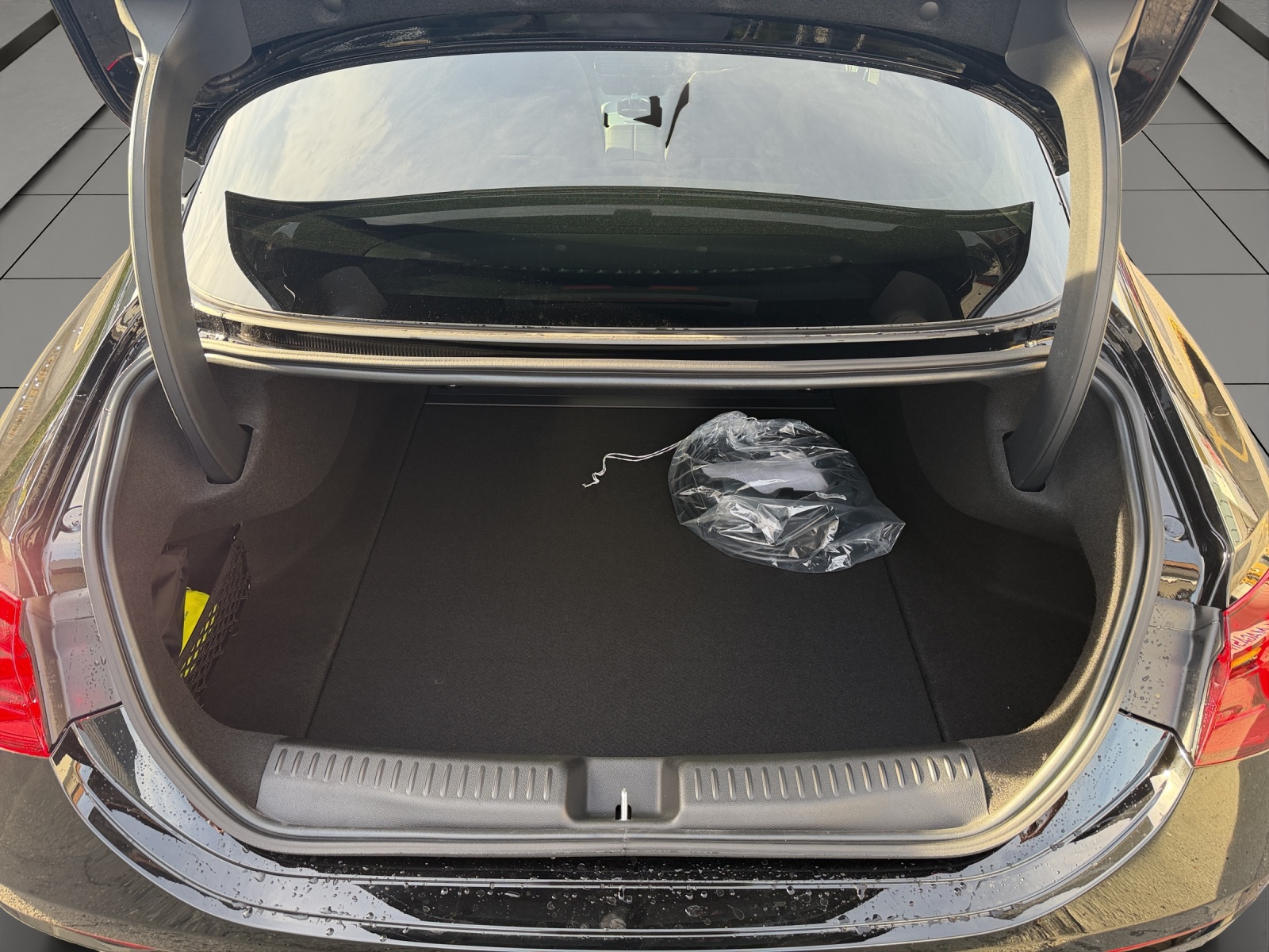 MERCEDES-BENZ CLA 350 4 Matic 85 kWh EQ-image-13