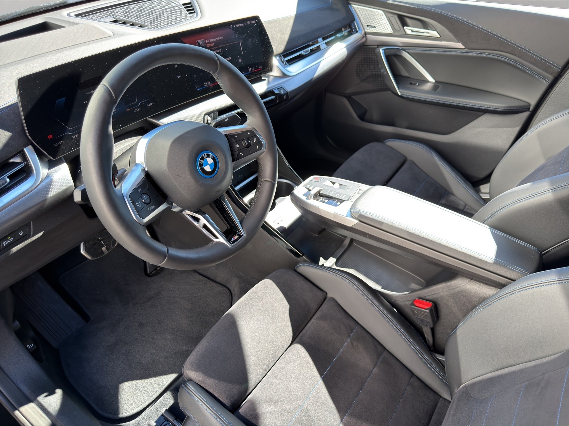 BMW iX2 eDrive 20 M Sport Pro-image-11