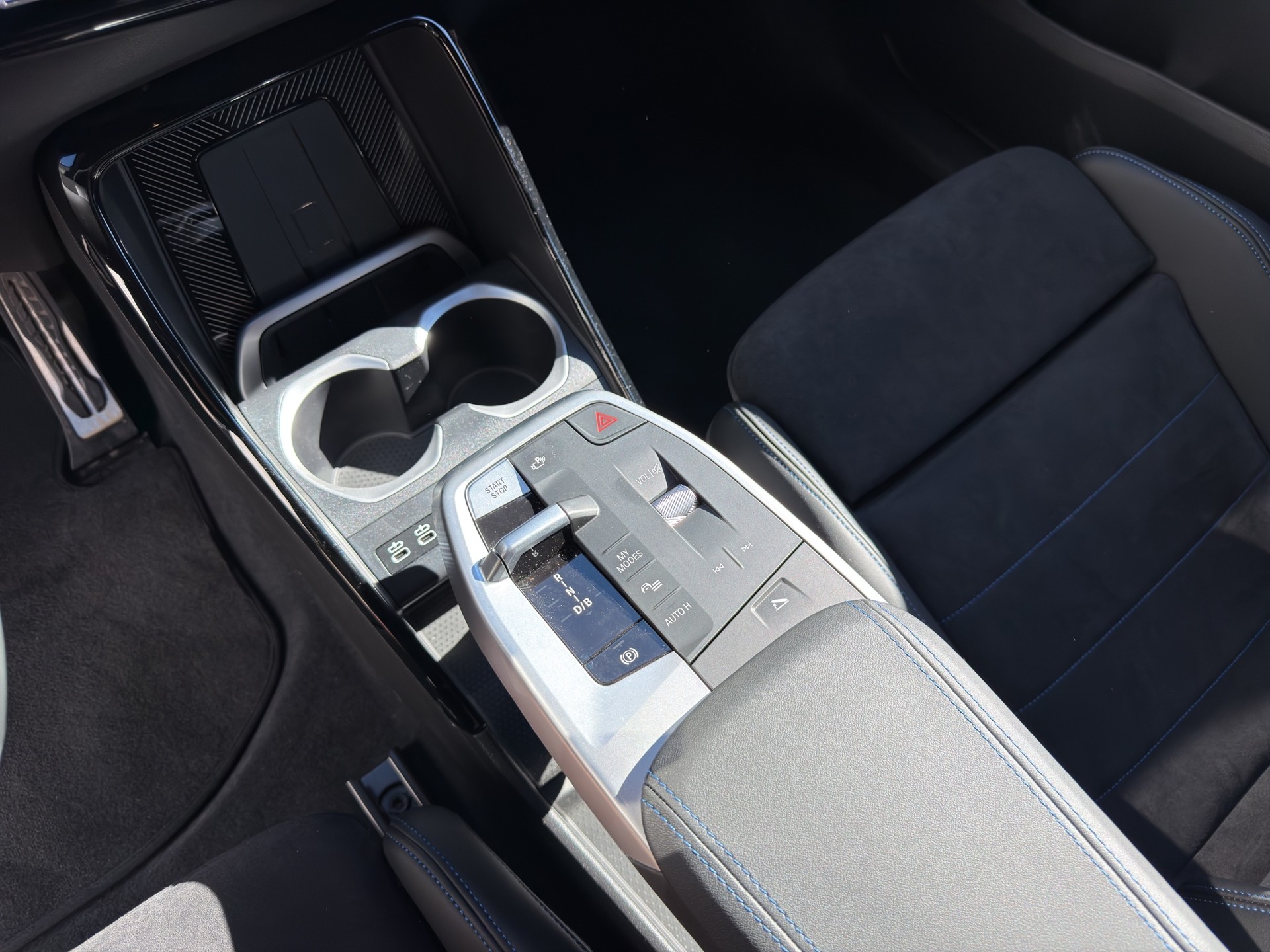 BMW iX2 eDrive 20 M Sport Pro-image-14