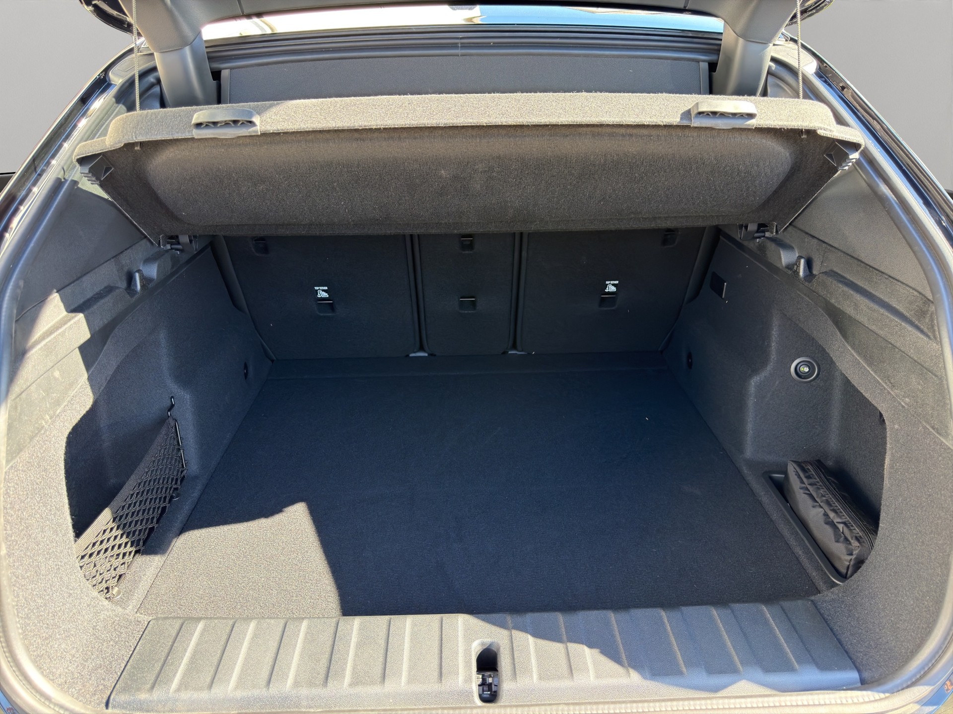 BMW iX2 eDrive 20 M Sport Pro-image-22