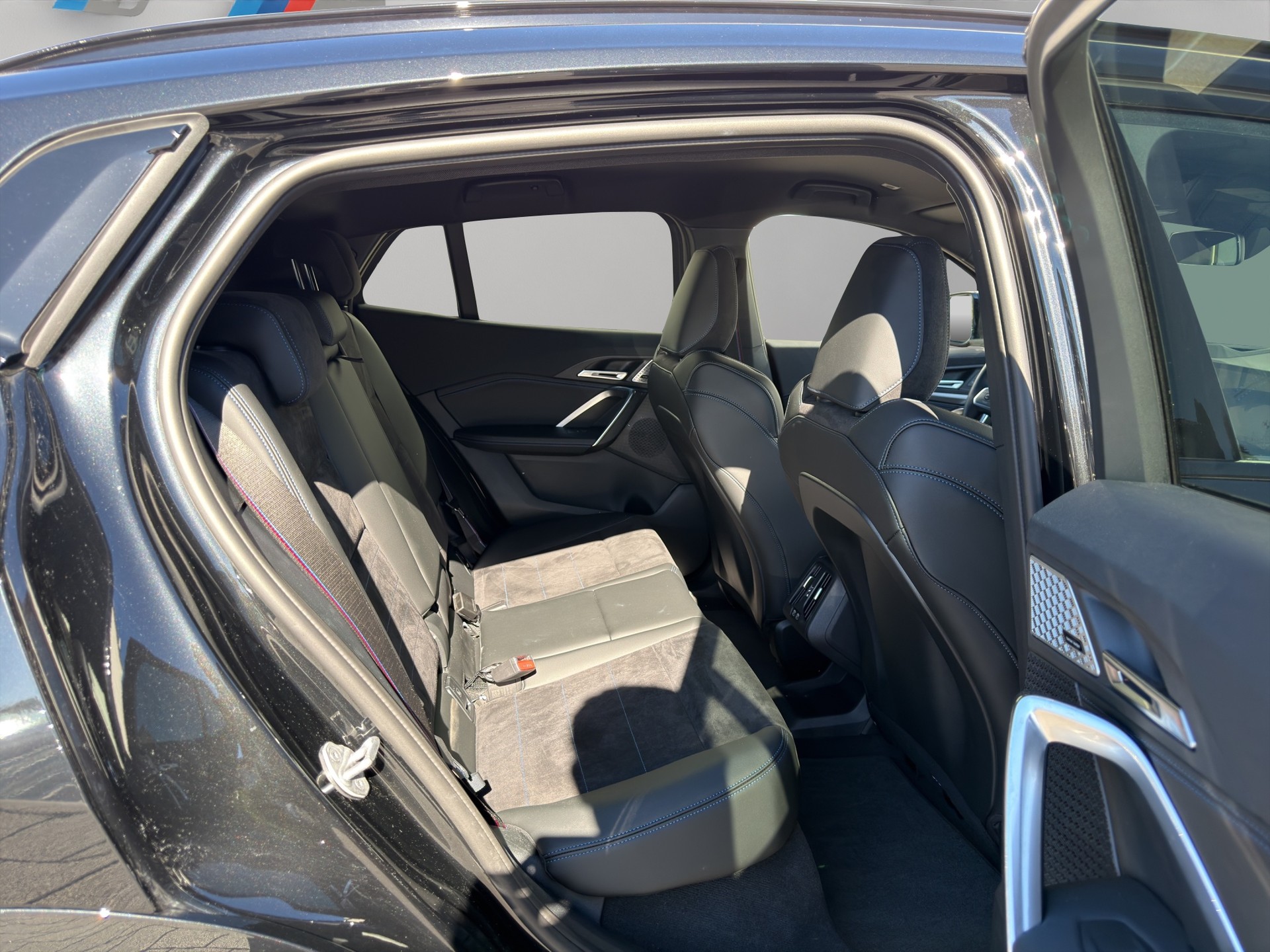 BMW iX2 eDrive 20 M Sport Pro-image-18