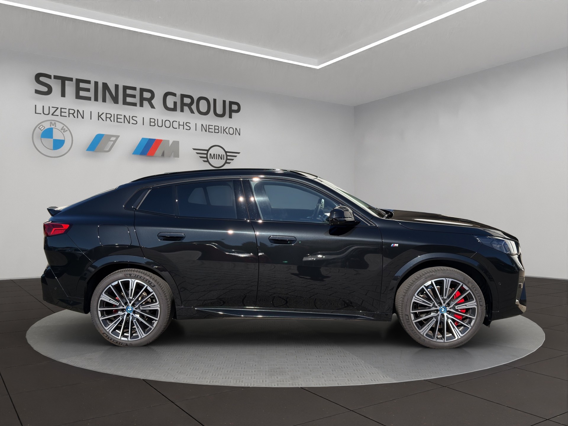 BMW iX2 eDrive 20 M Sport Pro-image-4