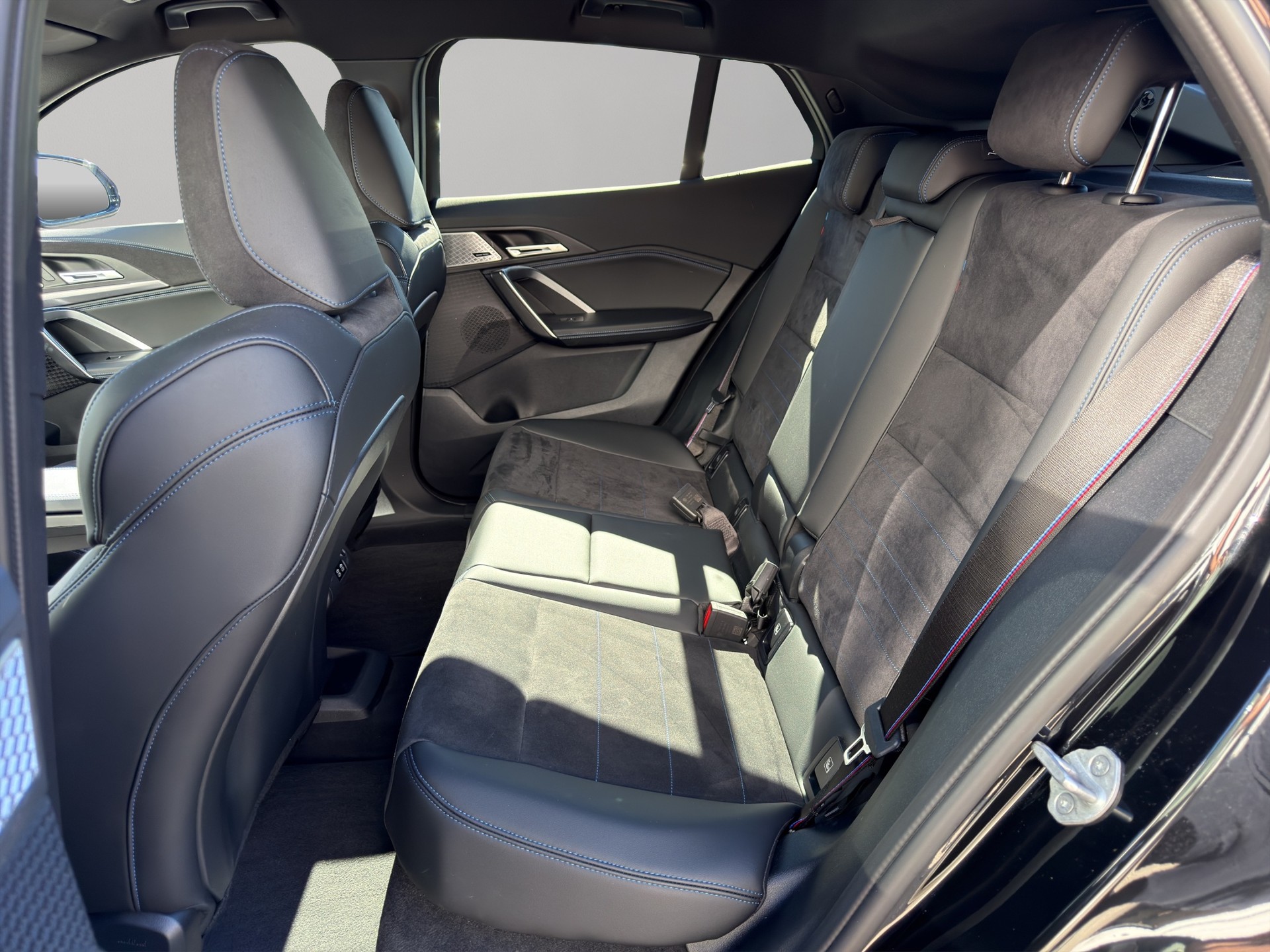 BMW iX2 eDrive 20 M Sport Pro-image-17