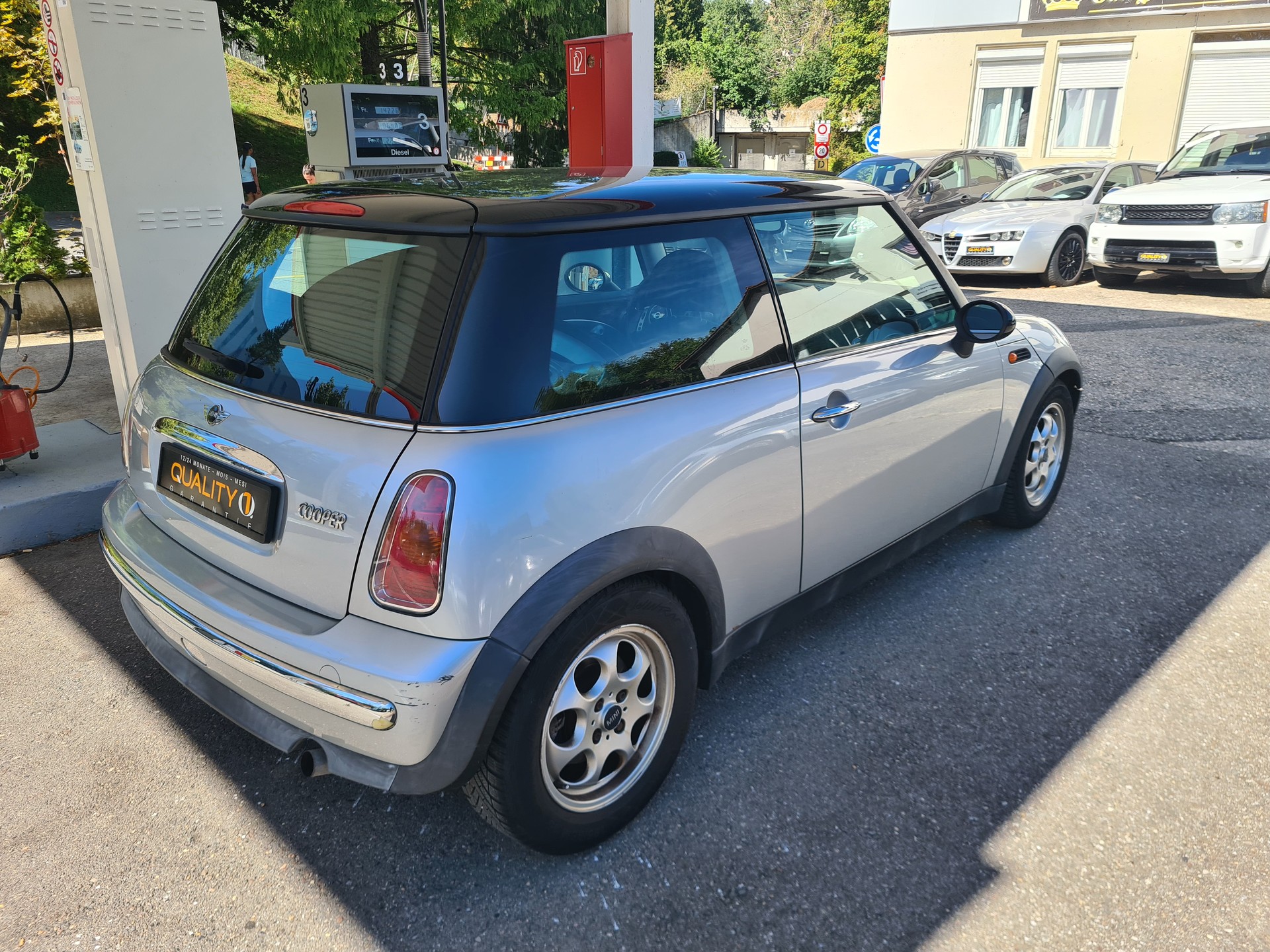 MINI Cooper-image-1