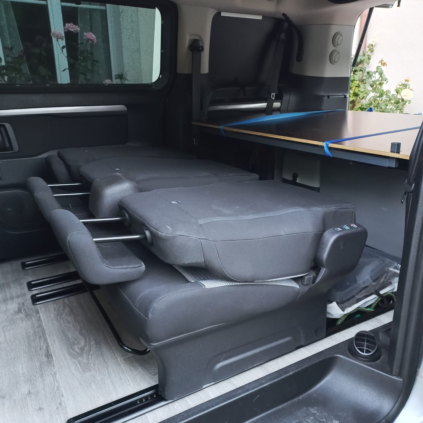 CITROEN 2.0 BlueHDi 140 Feel S/S-image-10