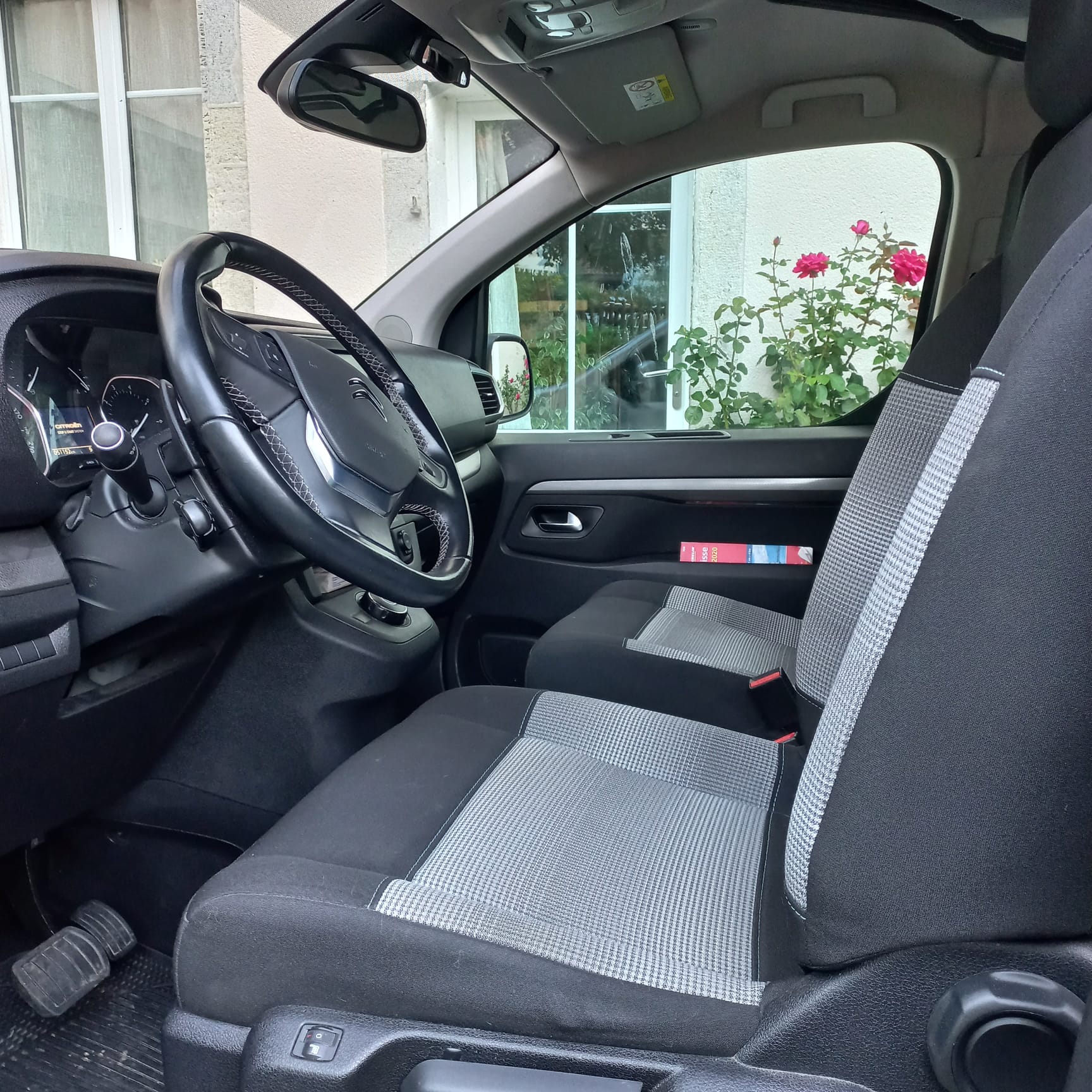 CITROEN 2.0 BlueHDi 140 Feel S/S-image-8