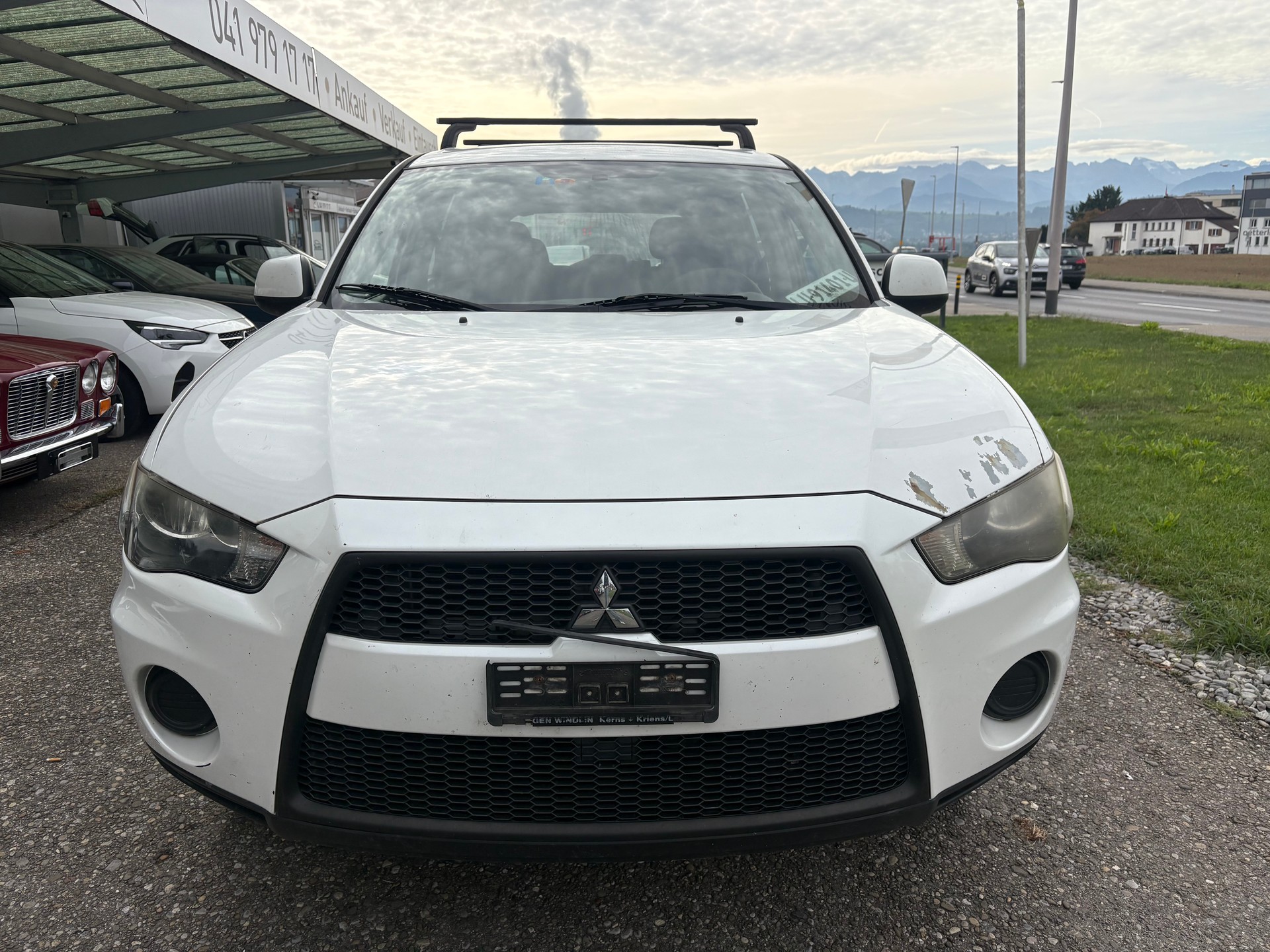 MITSUBISHI Outlander 2.0 DID Invite 4WD-image-1
