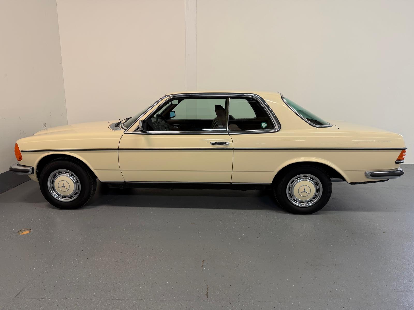 MERCEDES-BENZ 230 C-image-6