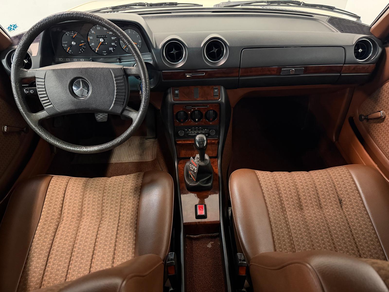 MERCEDES-BENZ 230 C-image-12