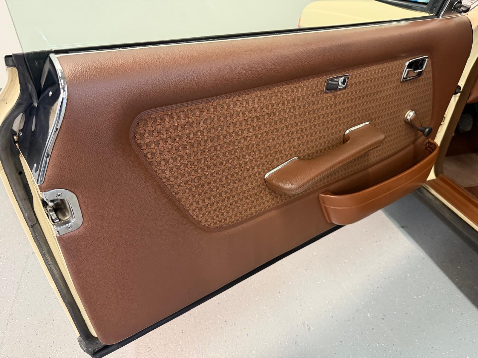 MERCEDES-BENZ 230 C-image-15