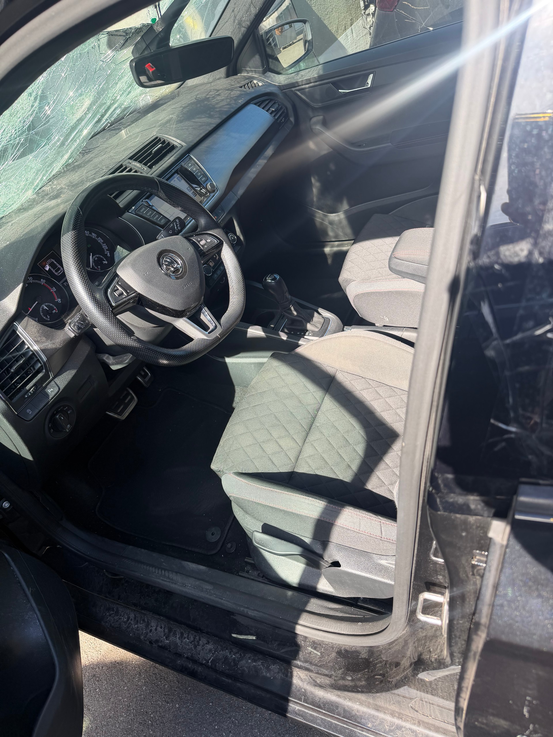 SKODA Fabia Combi 1.0 TSI Soleil DSG-image-9