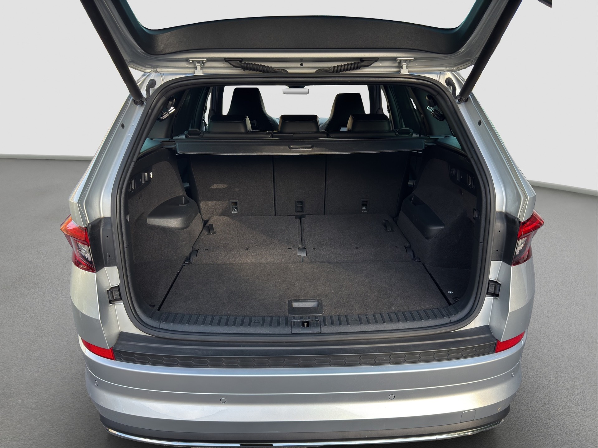 SKODA Kodiaq 2.0 TDI CR Sport Line 4x4 DSG-image-8