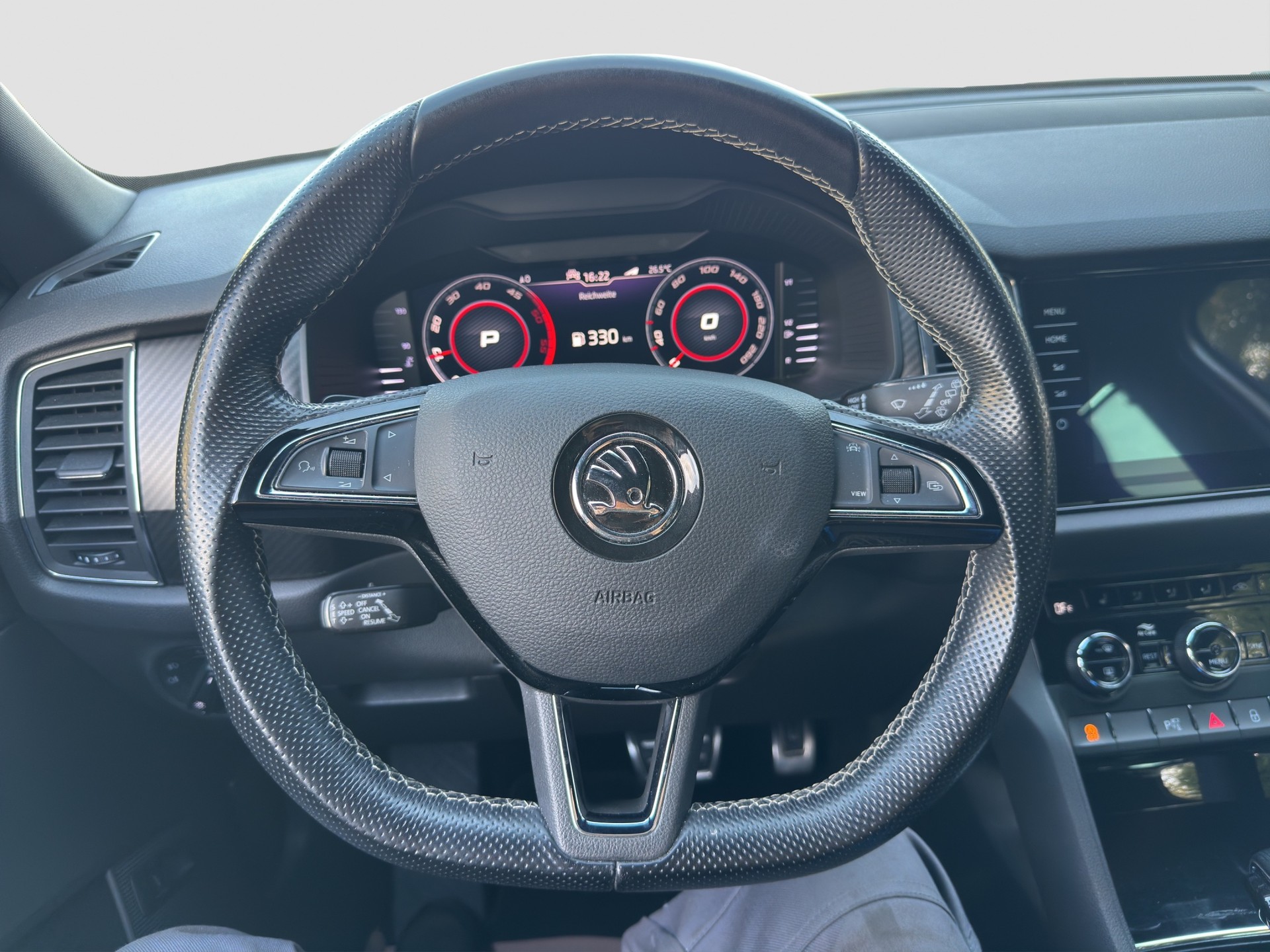 SKODA Kodiaq 2.0 TDI CR Sport Line 4x4 DSG-image-11