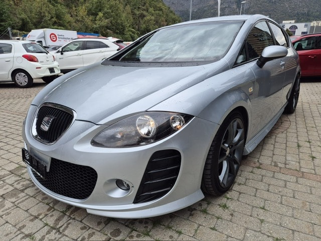 SEAT Leon 2.0 FSI T Radical-image-0