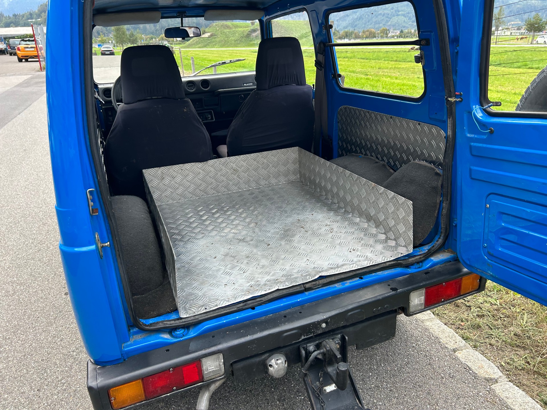 SUZUKI SJ 413 JX Wagon-image-9