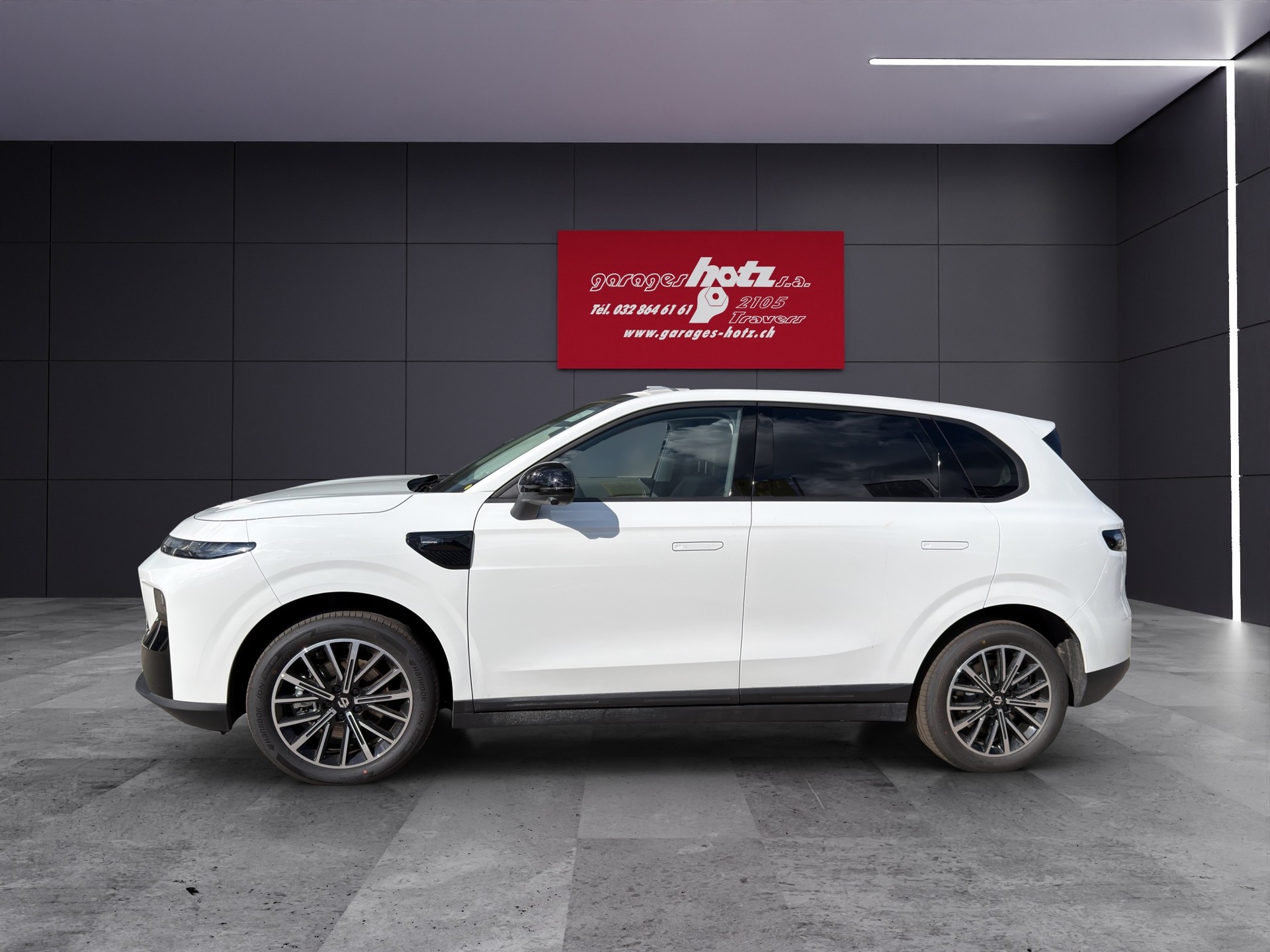 LEAPMOTOR B10 Design-showroom-element-2