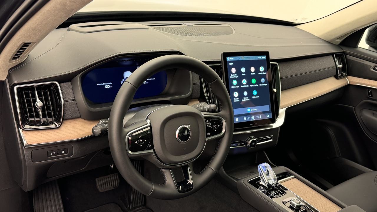 VOLVO XC90 T8 AWD PluginHybrid Ultra Dark Geartronic-image-6