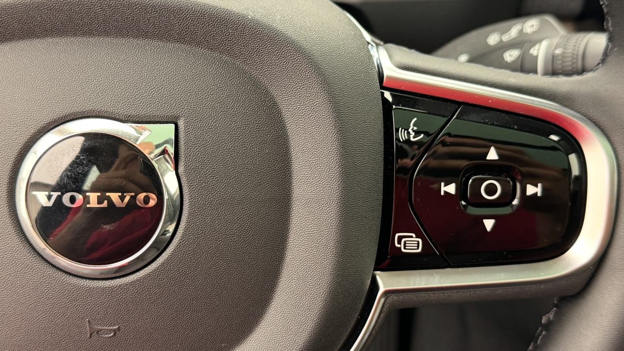 VOLVO XC90 T8 AWD PluginHybrid Ultra Dark Geartronic-image-9